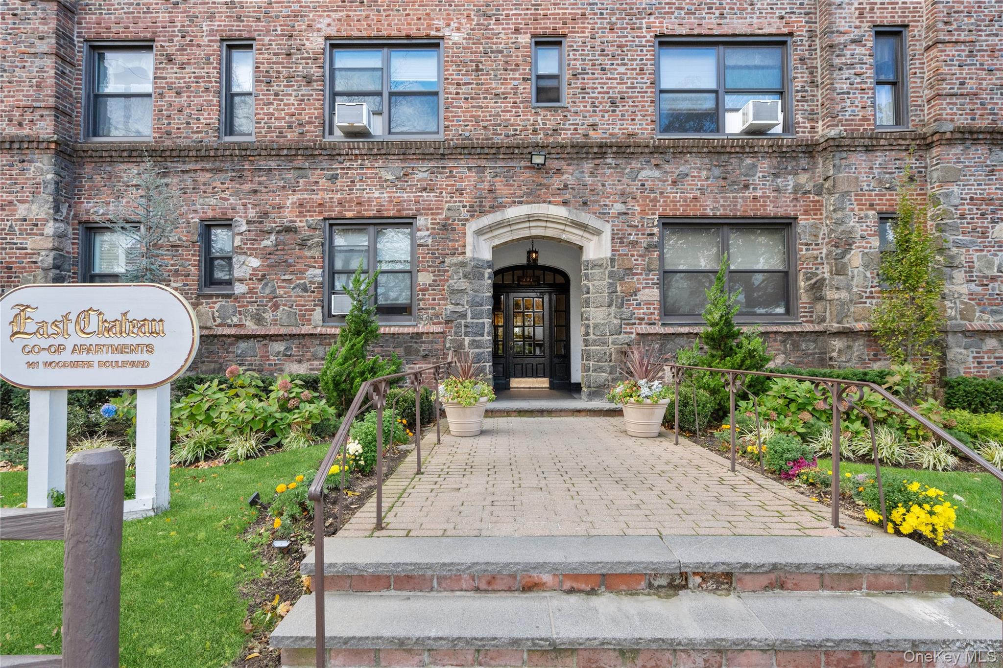 141 Woodmere Boulevard 5c Property Photo 2