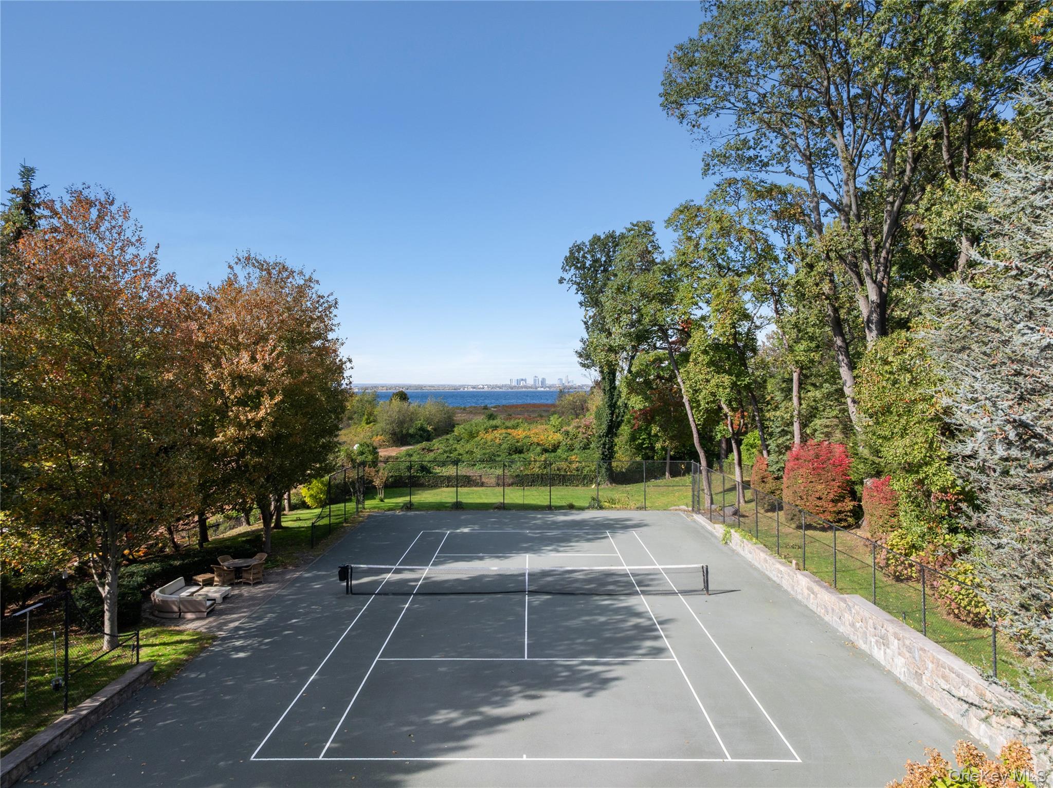 25 Soundview Lane Property Photo 3
