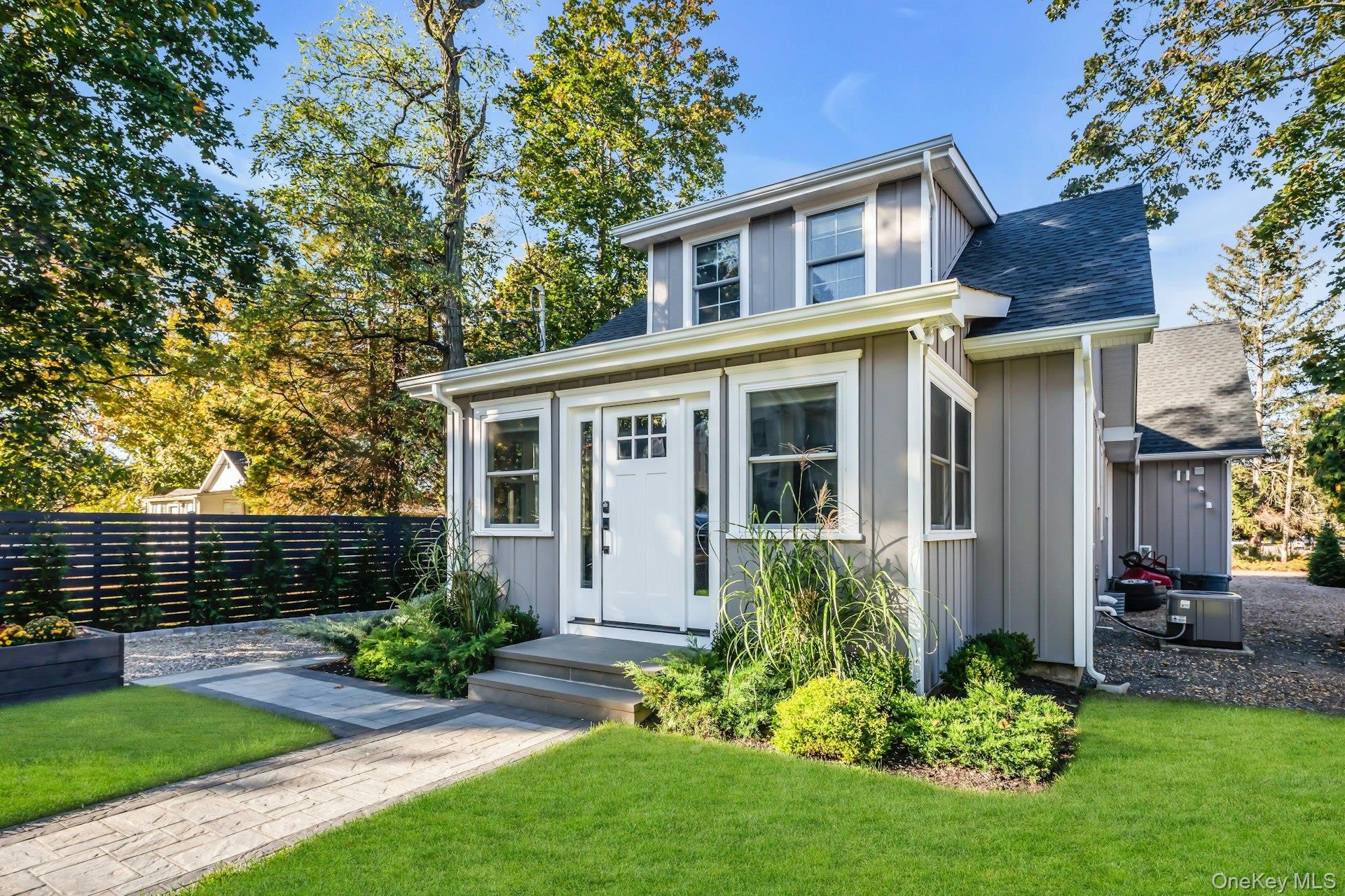 2 Roosevelt Street Property Photo 1