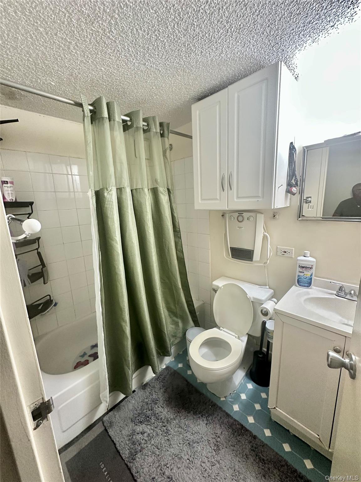 29 Adrian Avenue A5 Property Photo 8