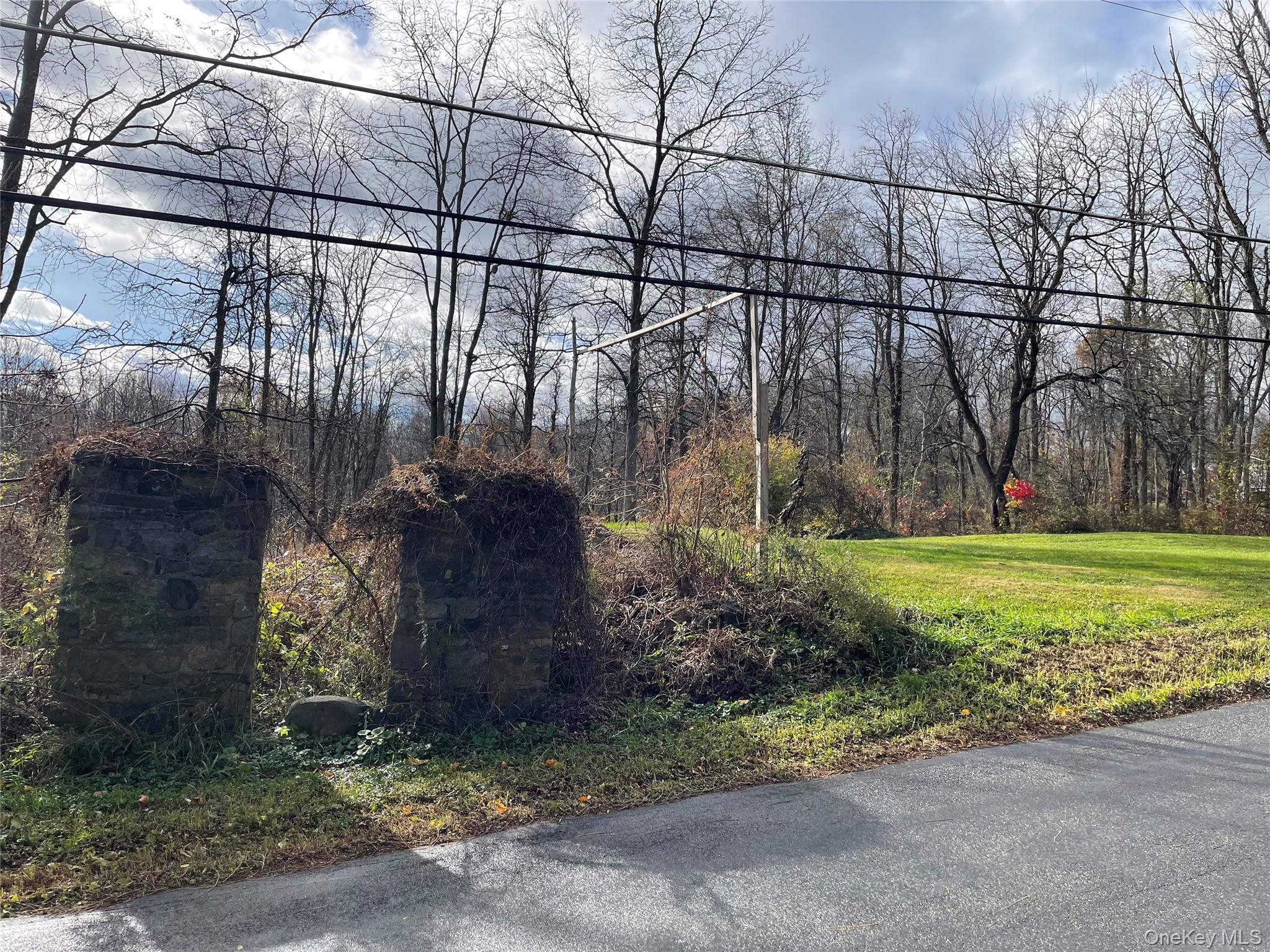 62 E Rock Cut Road Property Photo 5