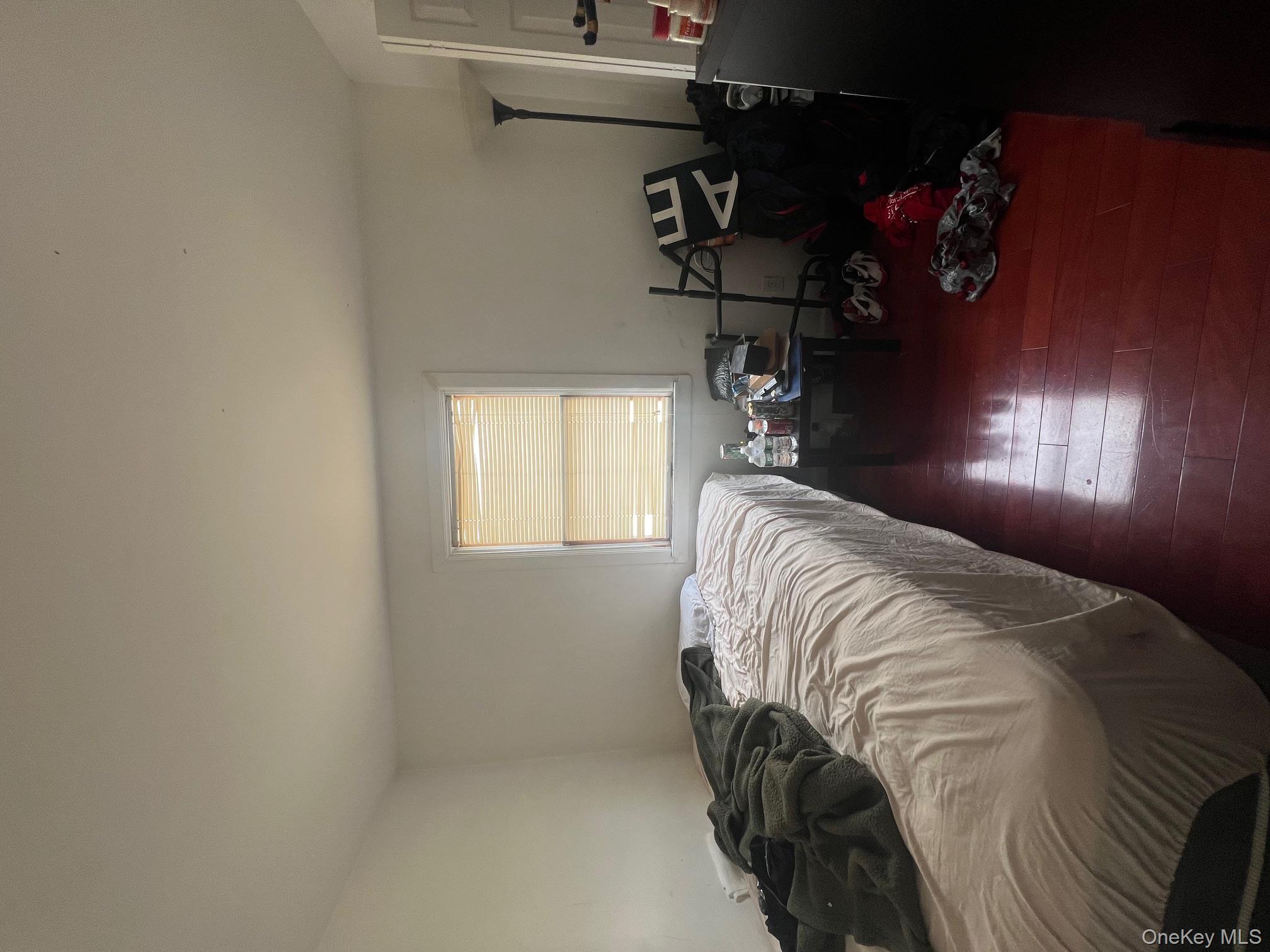 240 Oakley Avenue Property Photo 2
