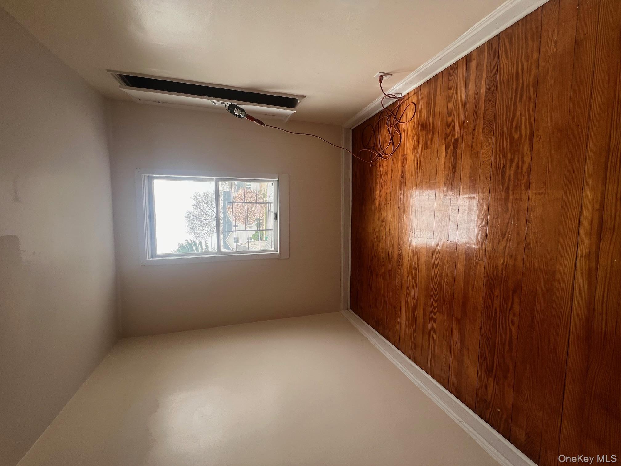 240 Oakley Avenue Property Photo 5