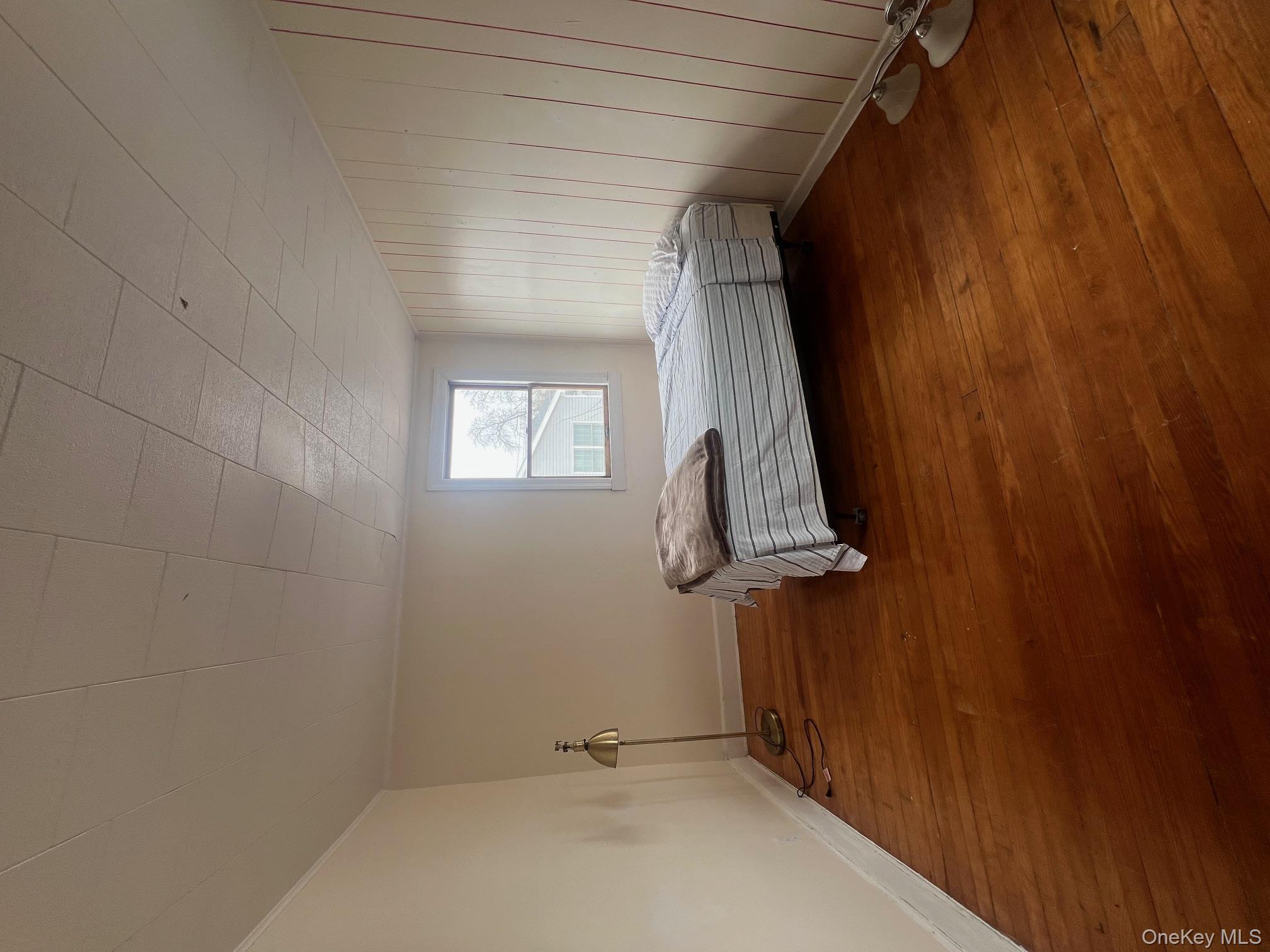 240 Oakley Avenue Property Photo 6