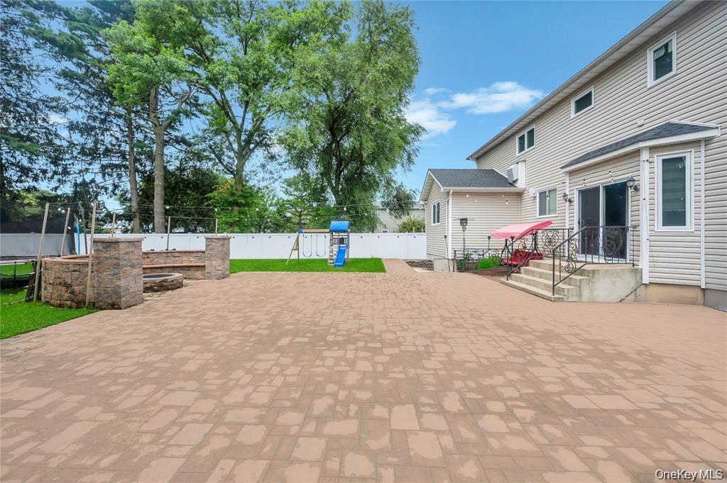 2694 A Forest Avenue Property Photo 6