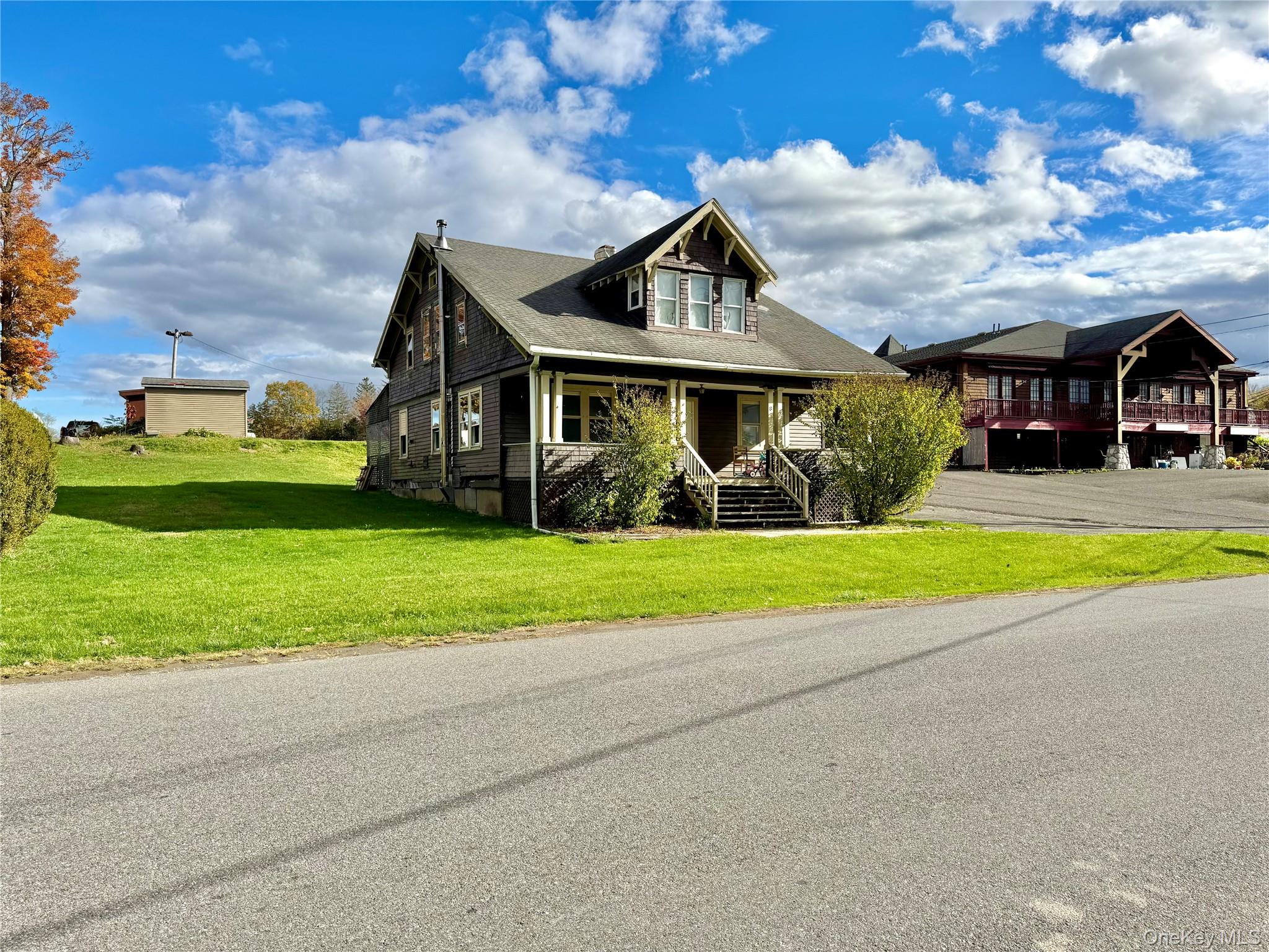 8 Forest Hills Avenue Property Photo 2