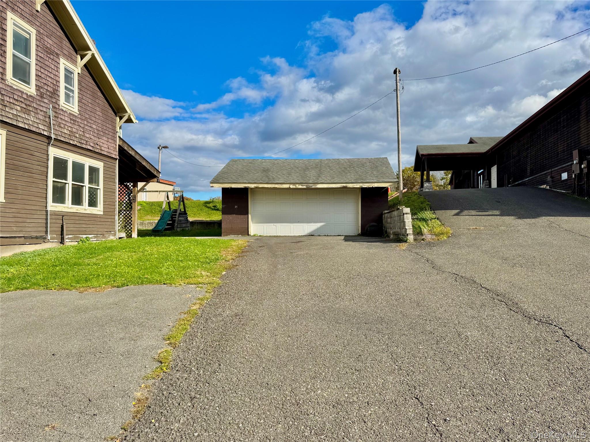 8 Forest Hills Avenue Property Photo 3