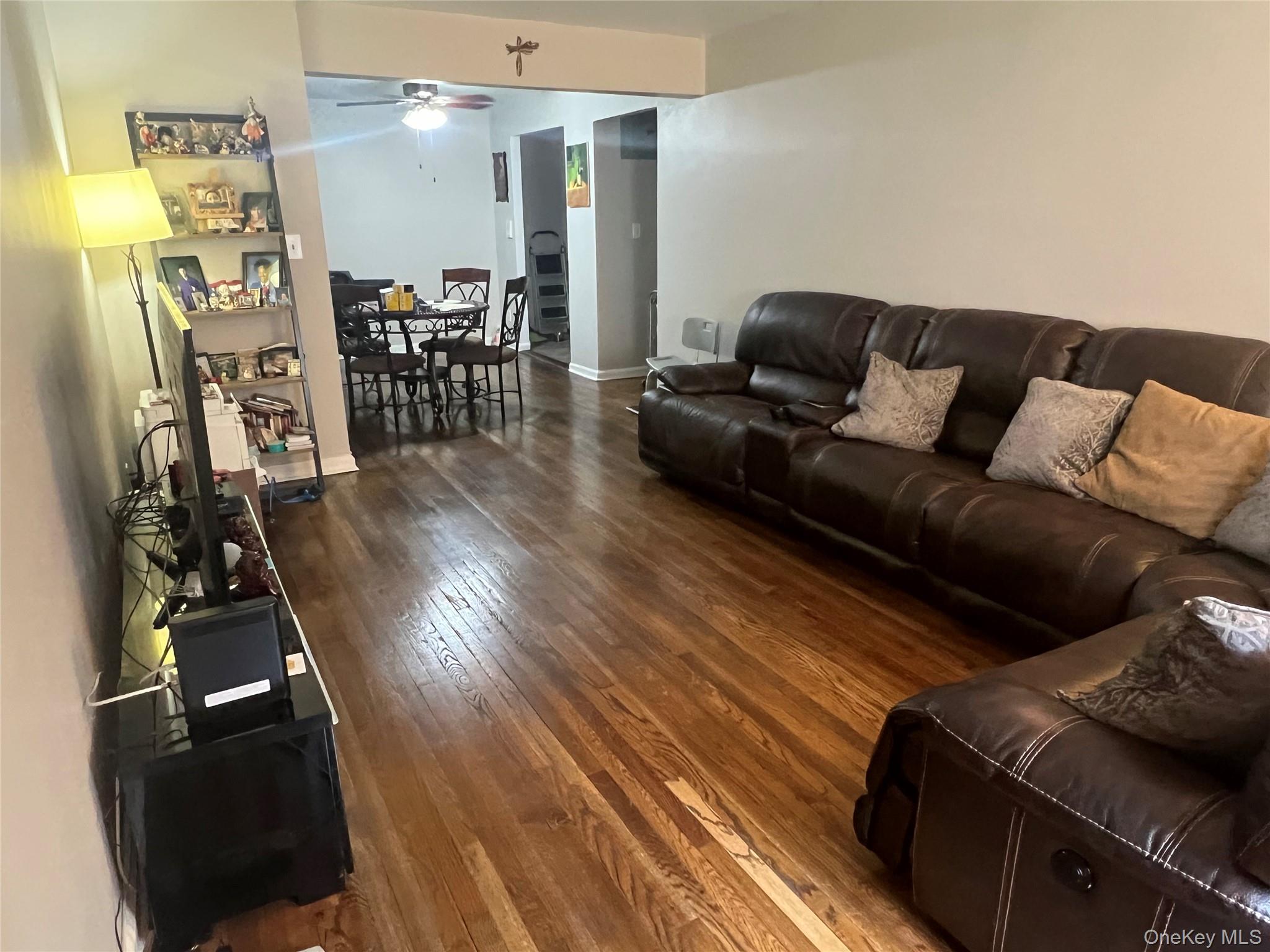 2080 Barnes Avenue 4c Property Photo 3