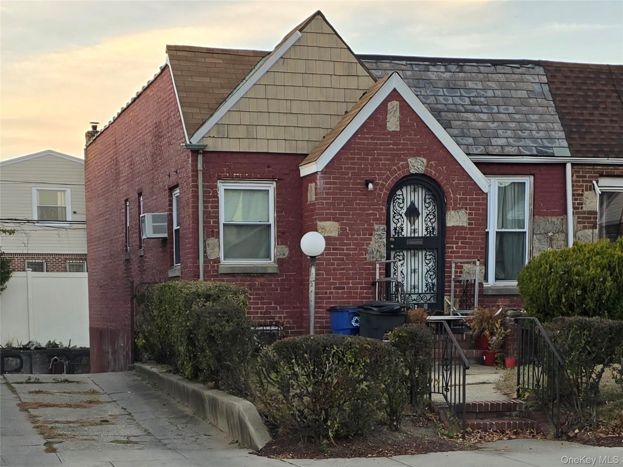 183-67 Dunlop Avenue Property Photo 1