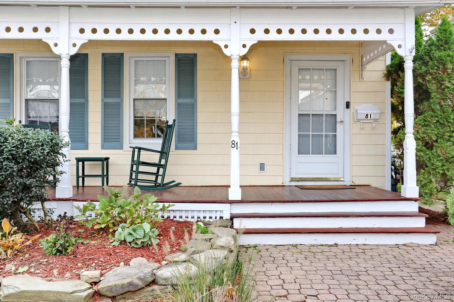 81 E Maple Avenue Property Photo 3