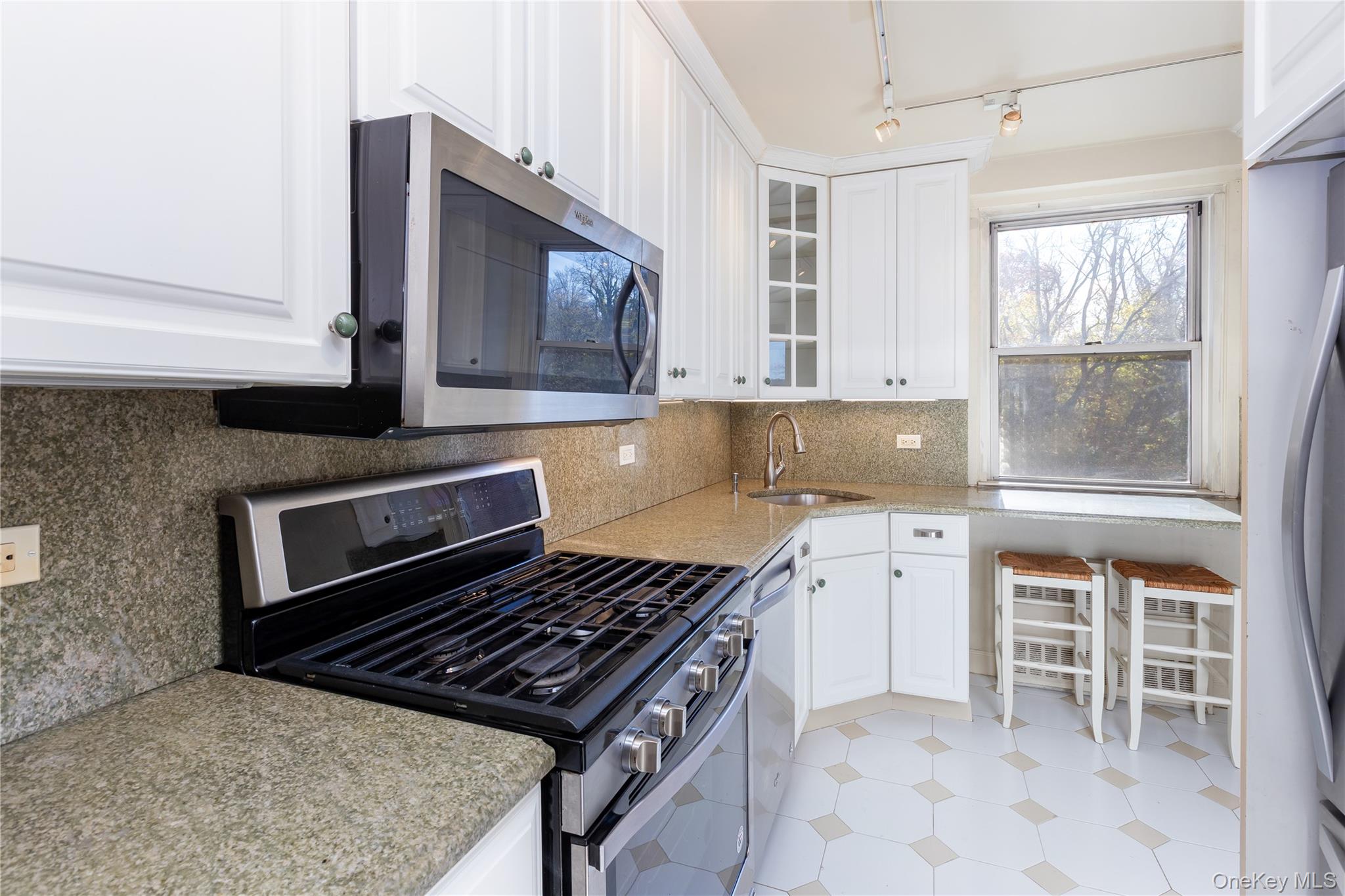 2621 Palisade Avenue 4j Property Photo 10