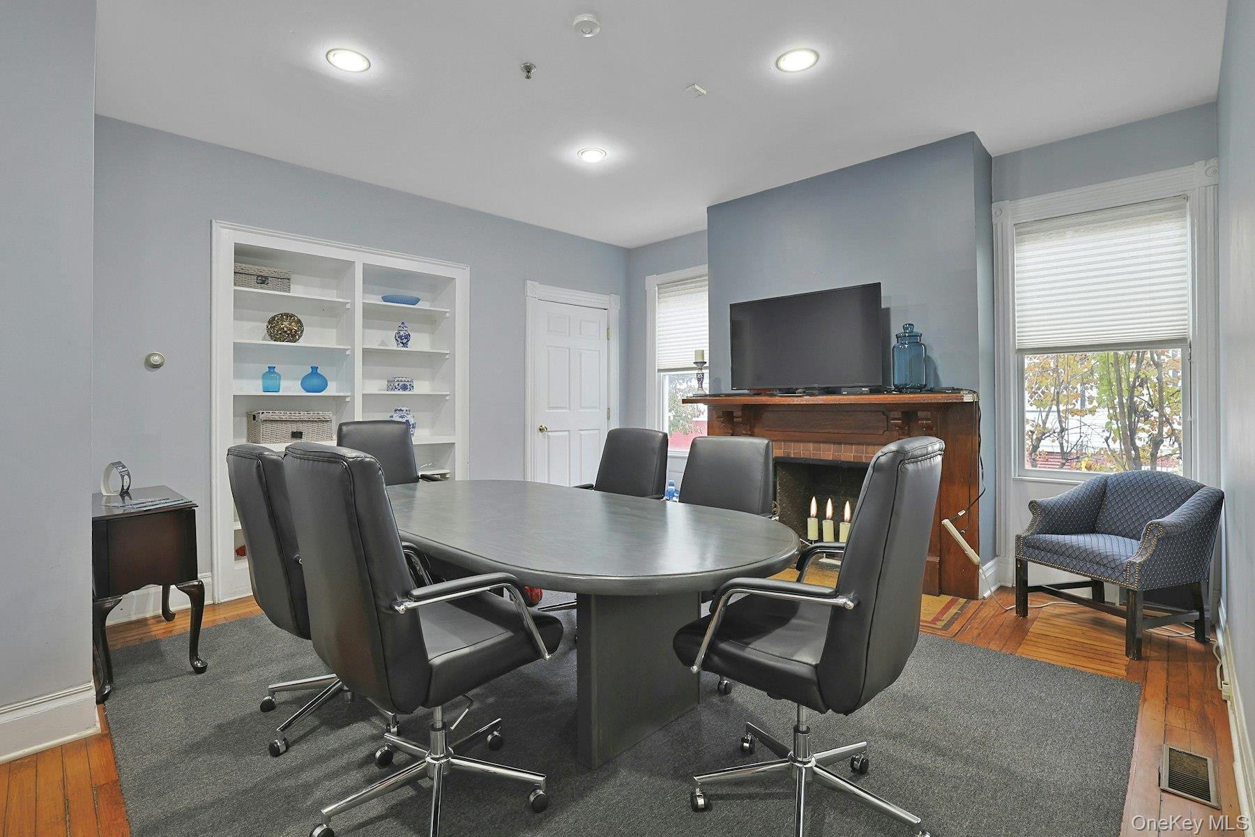 46 South Broadway Property Photo 8