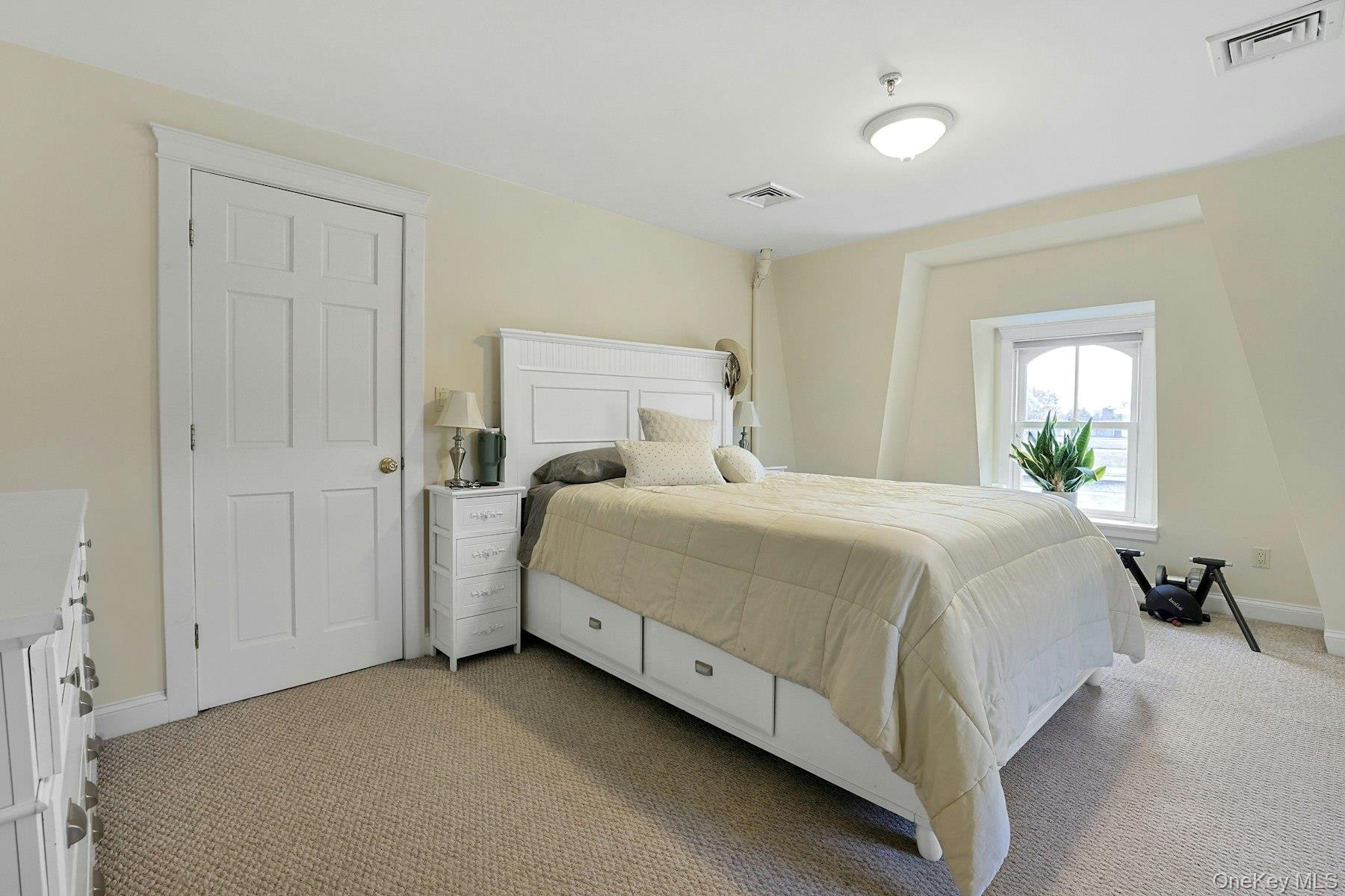 46 South Broadway Property Photo 25