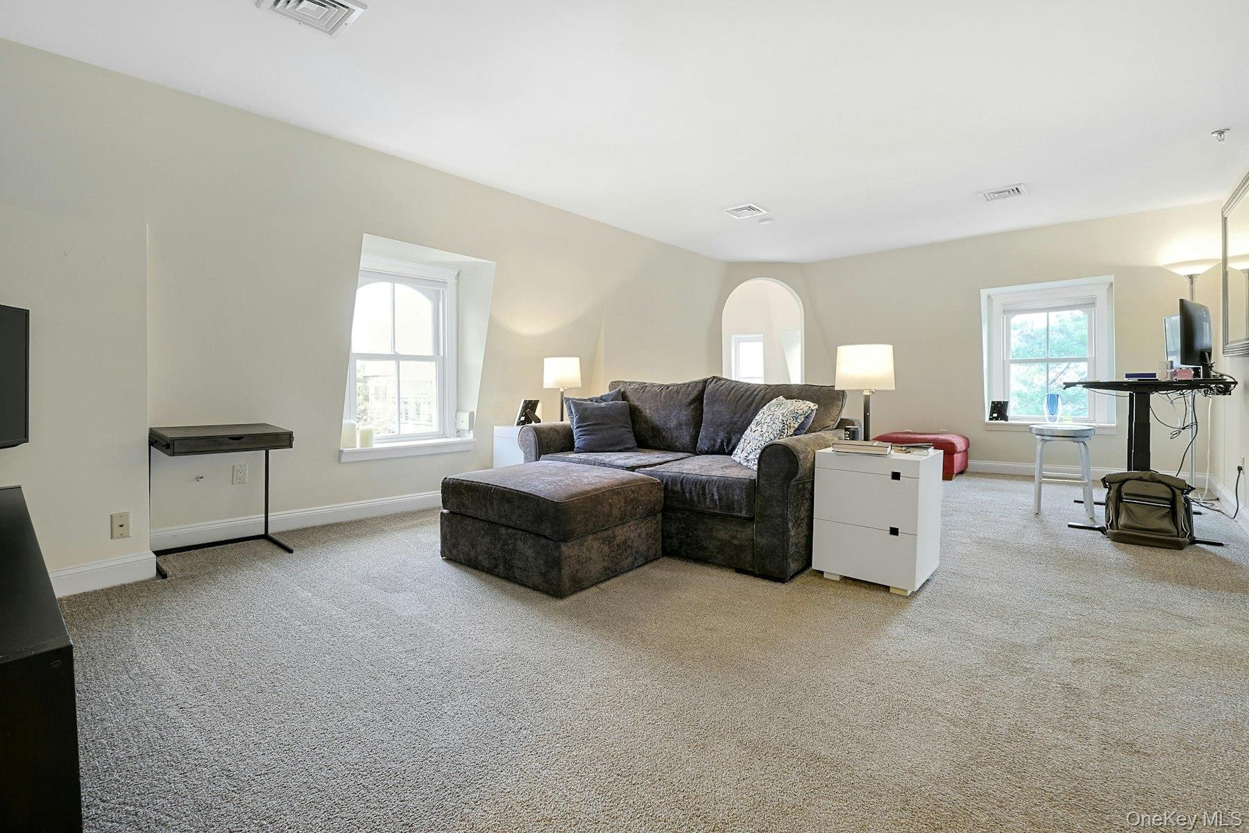 46 South Broadway Property Photo 27