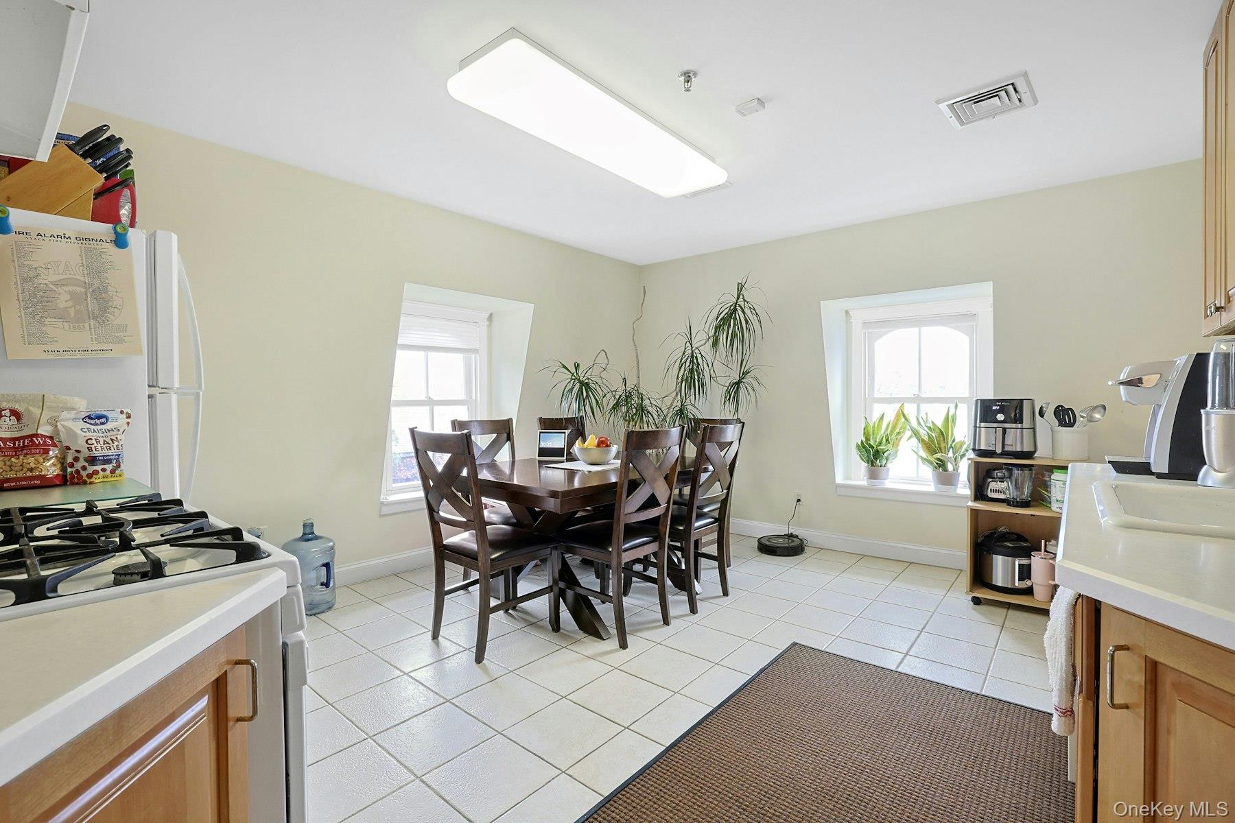 46 South Broadway Property Photo 29