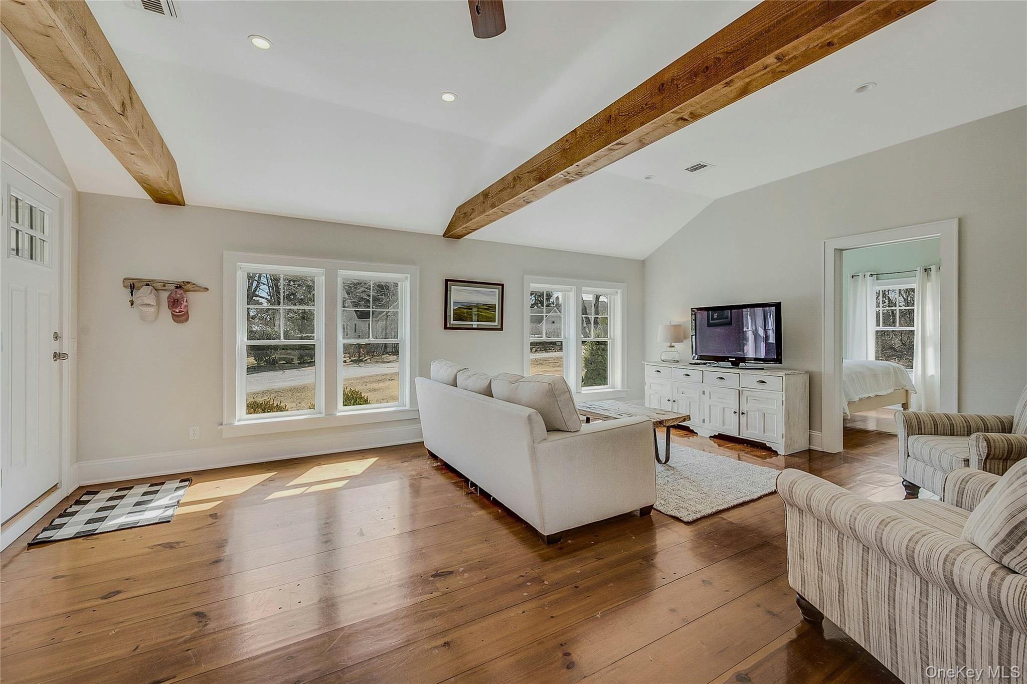 635 Strohson Road Property Photo 4