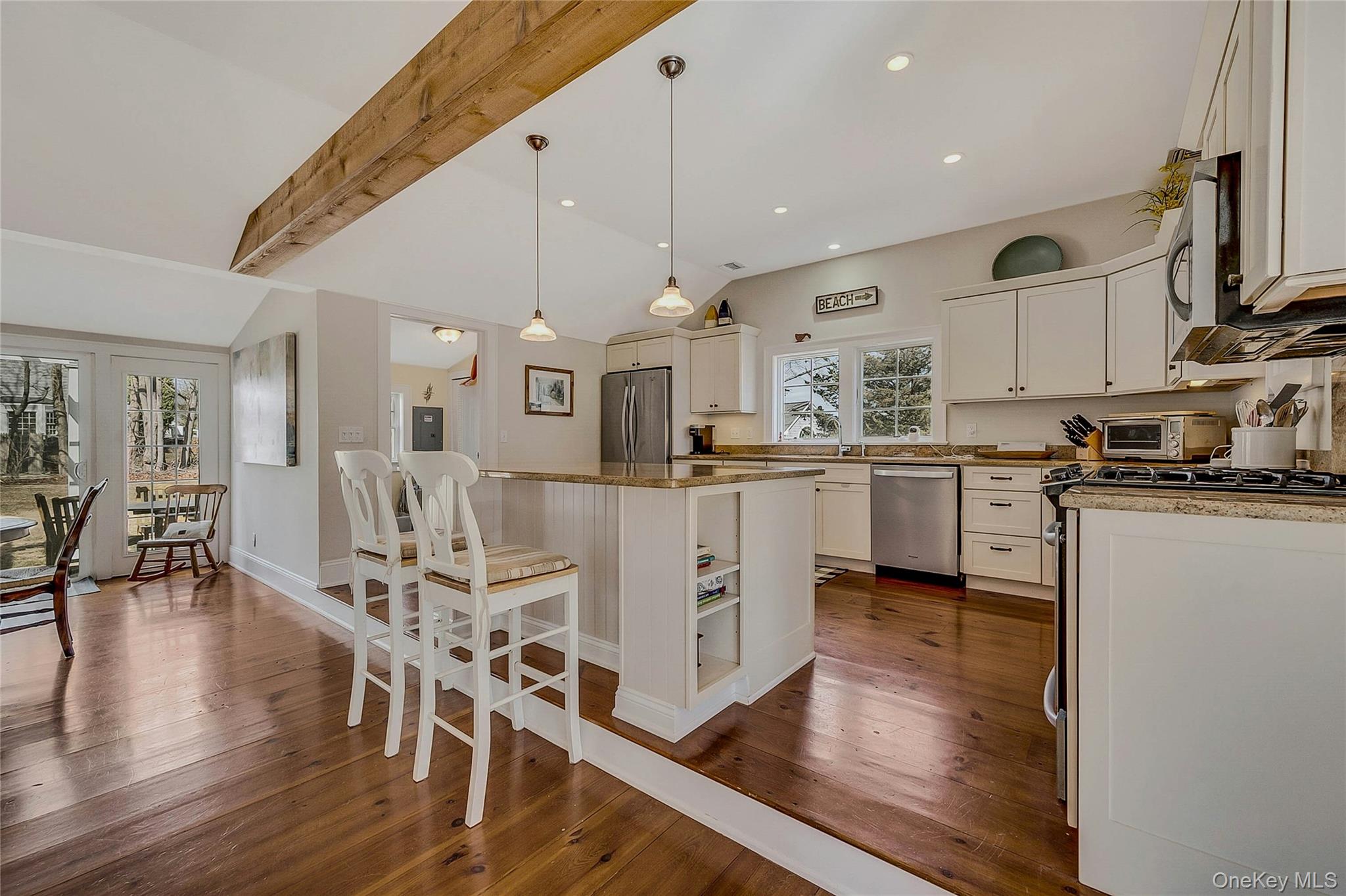 635 Strohson Road Property Photo 10