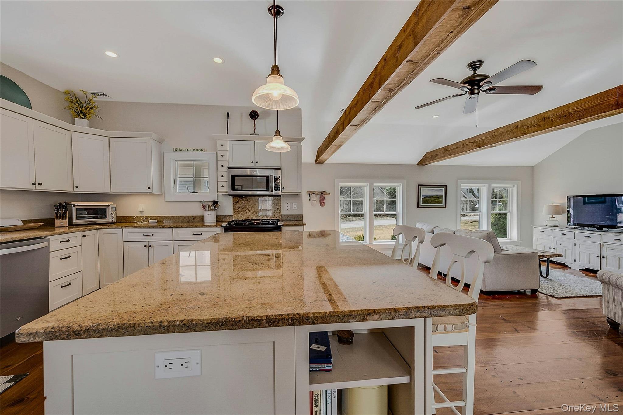 635 Strohson Road Property Photo 14