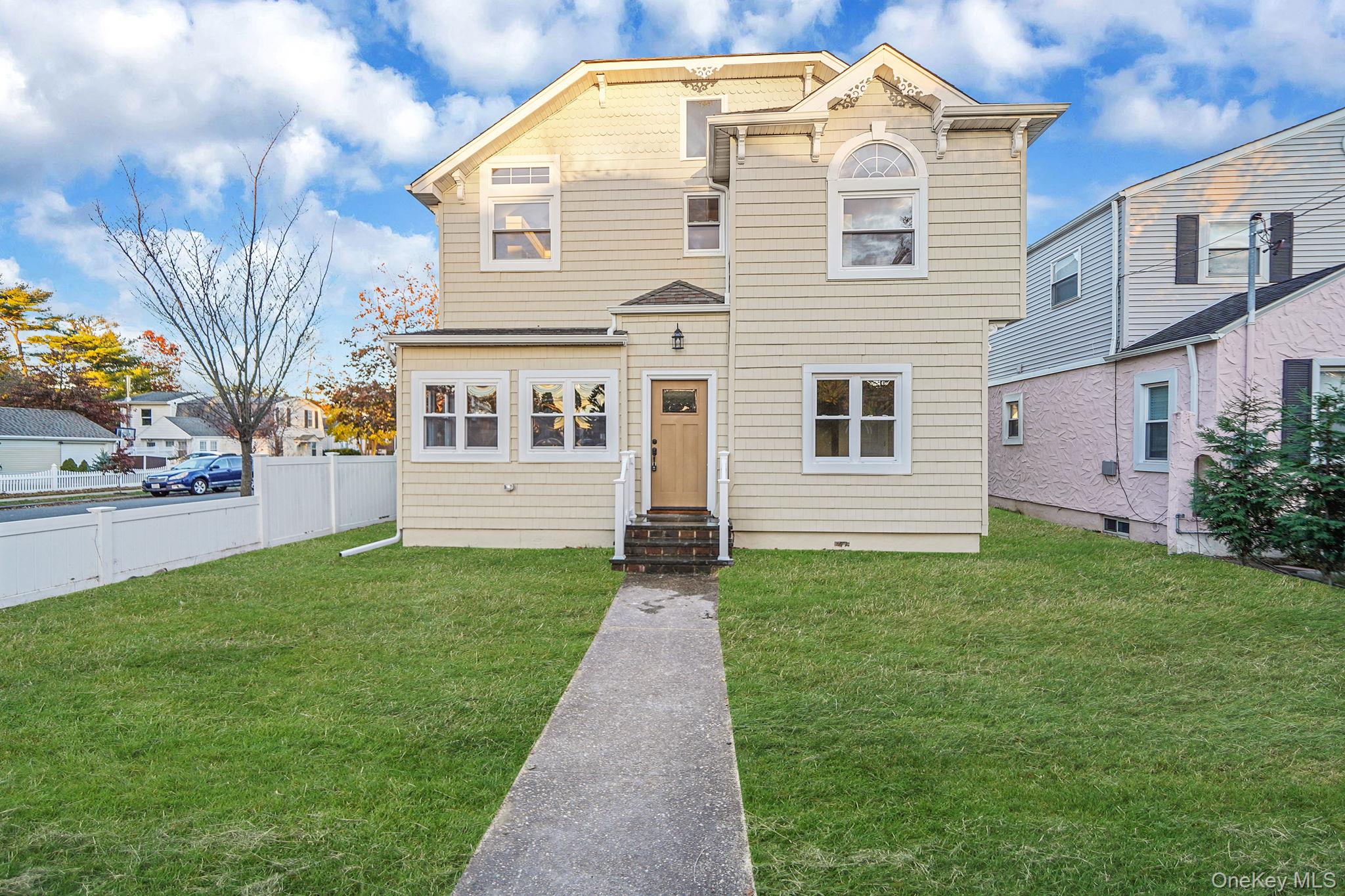 1991 Oakland Avenue Property Photo 1