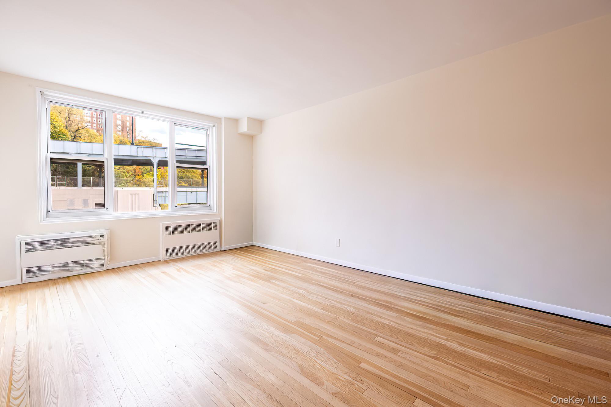 2390 Palisade Avenue 5j Property Photo 6