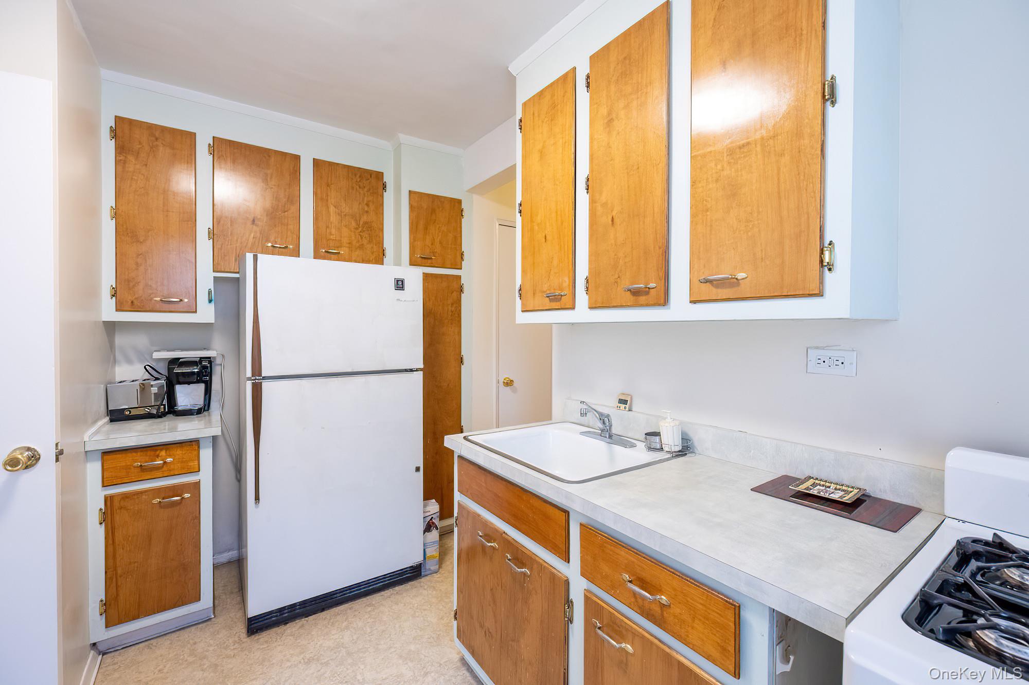 2390 Palisade Avenue 5j Property Photo 10
