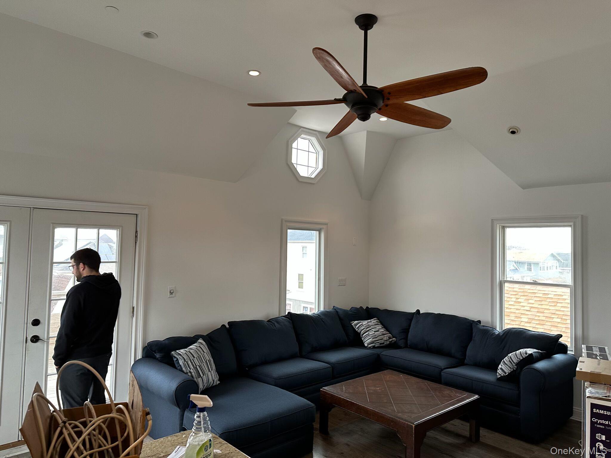 72 Kentucky Street Property Photo 4