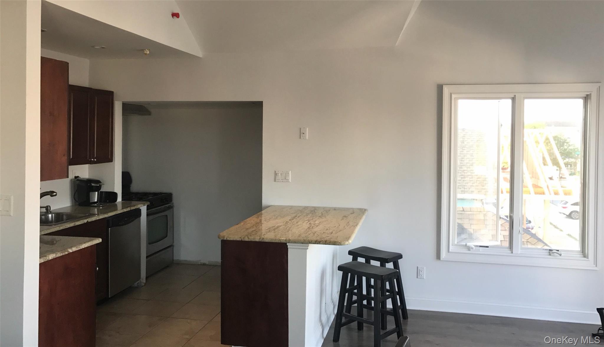 72 Kentucky Street Property Photo 8