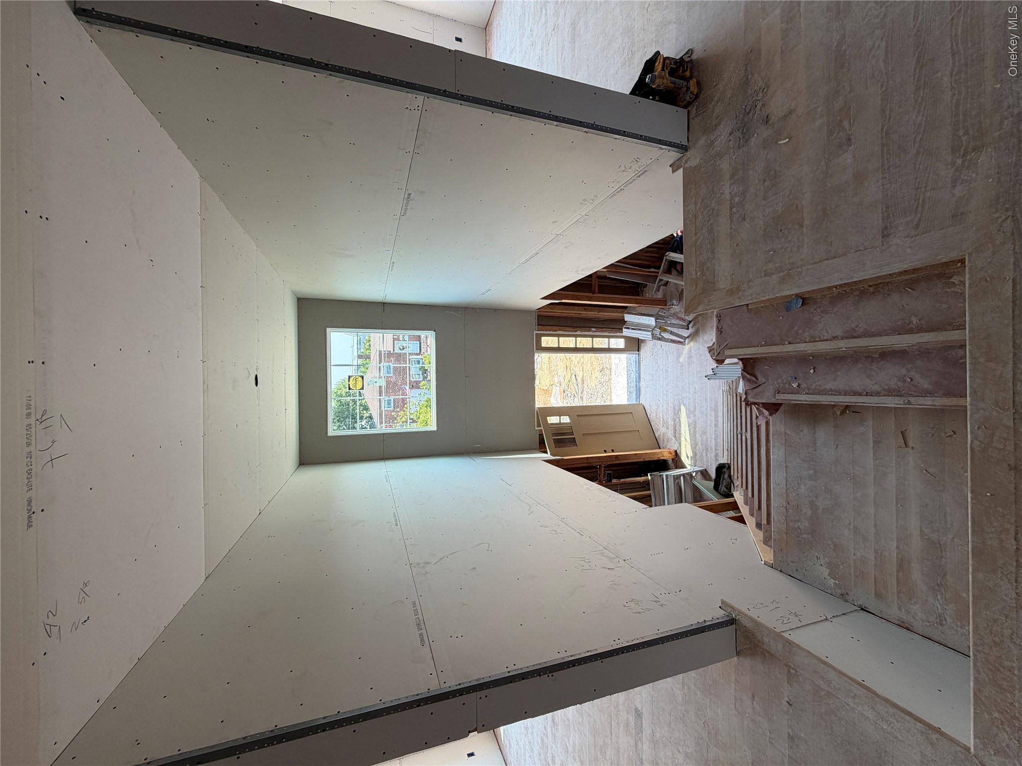 366 Broadway Property Photo 8