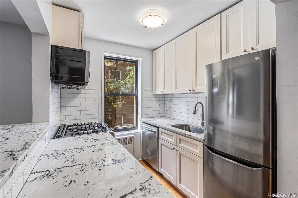 90-11 35 Avenue 1d Property Photo 6