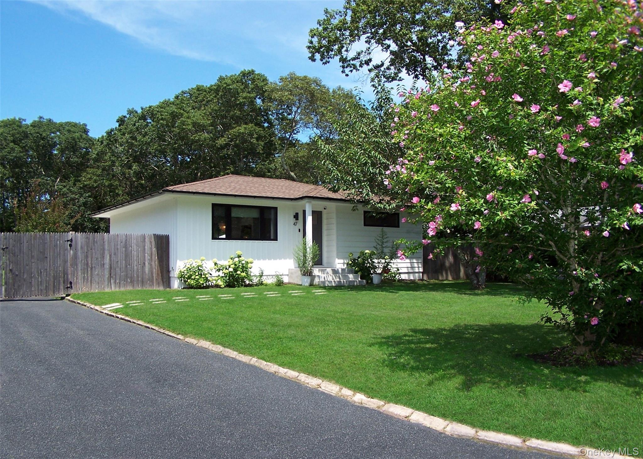 47 School Street Property Photo 14