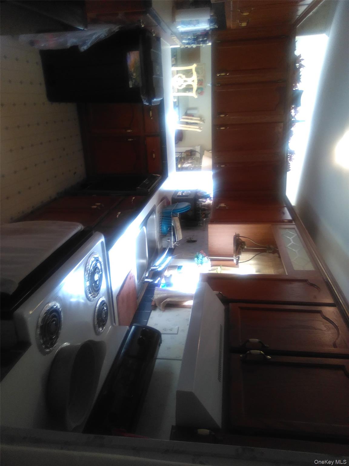 2032 Champlin Road Property Photo 13