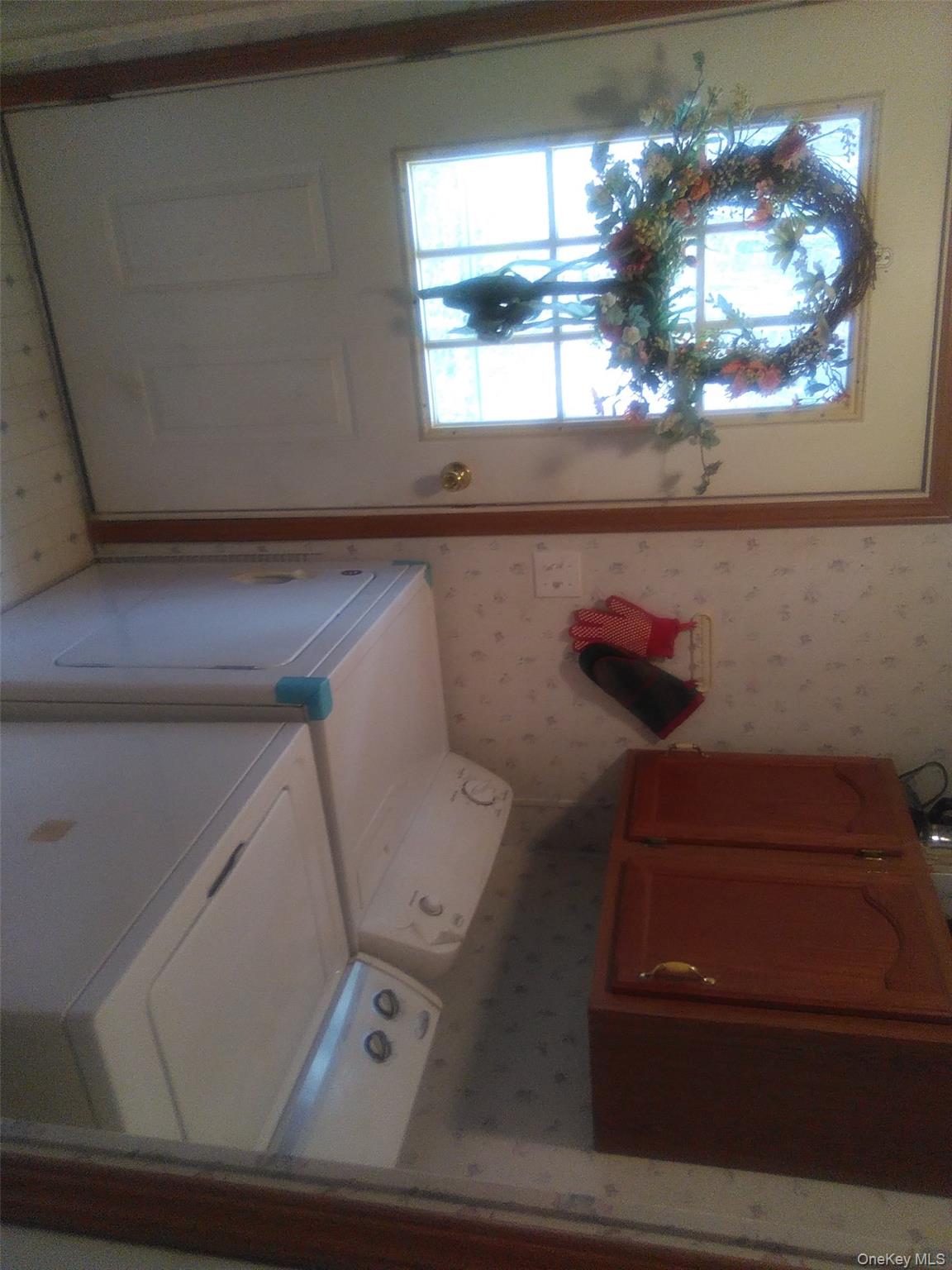 2032 Champlin Road Property Photo 19