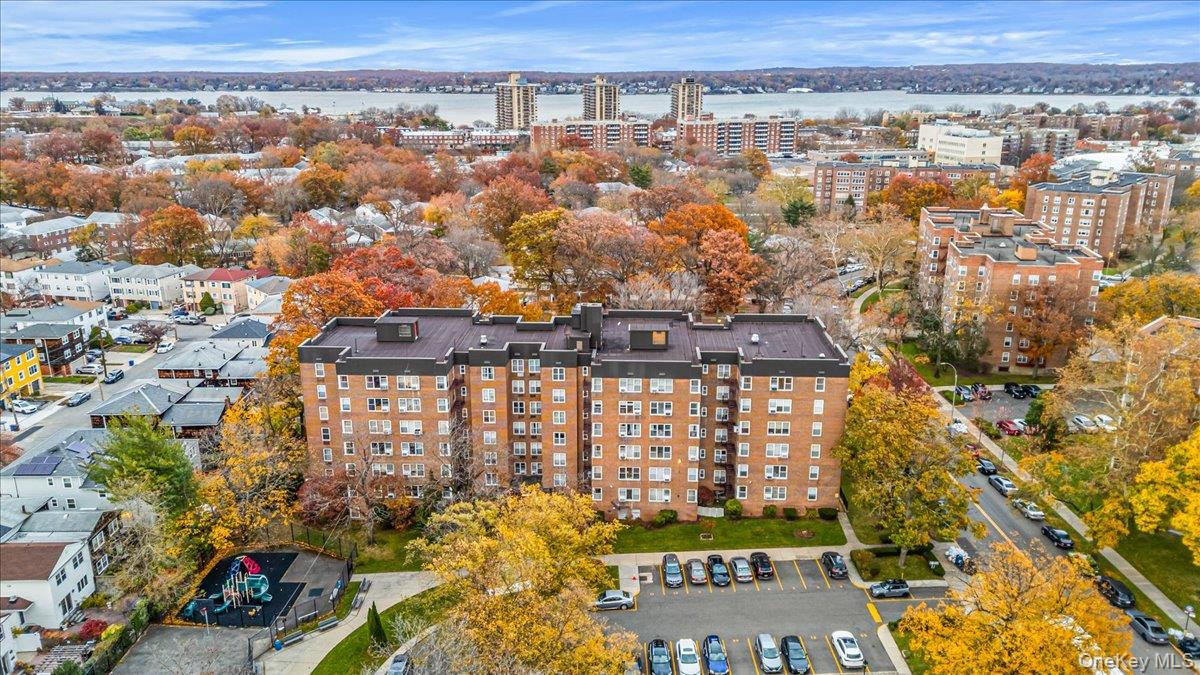 209-25 18th Avenue 6D