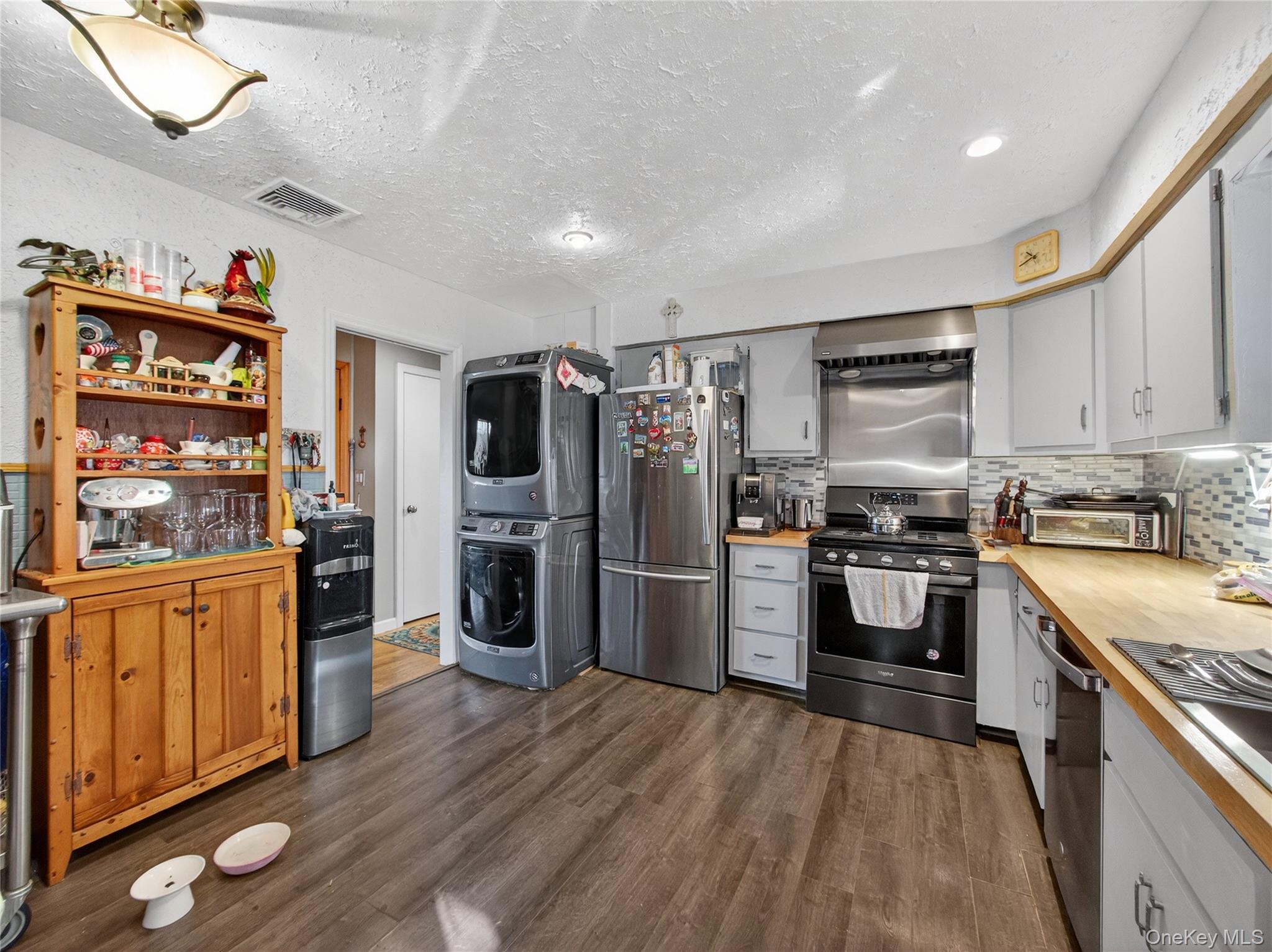 450 Valentine Avenue Property Photo 6