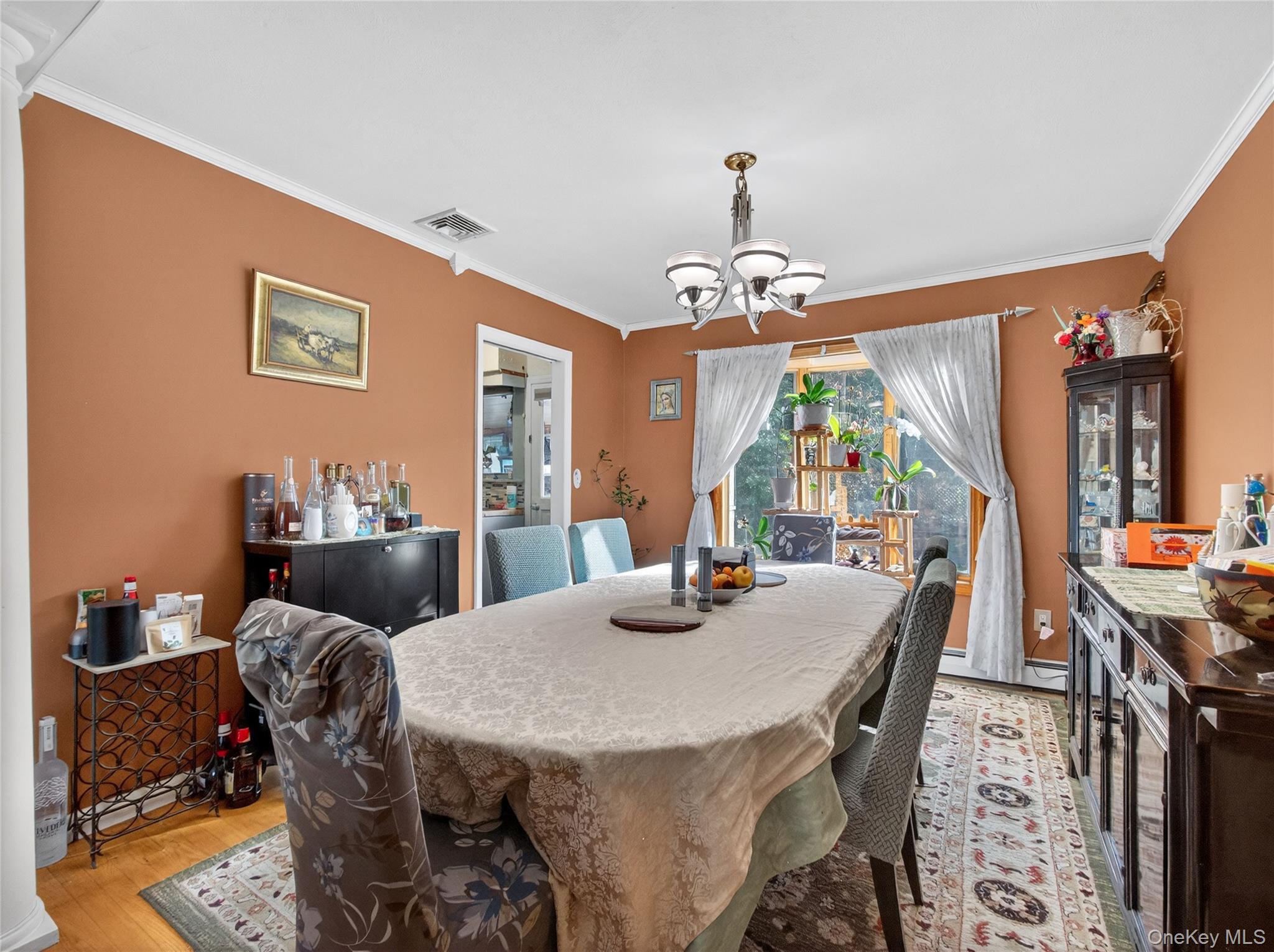 450 Valentine Avenue Property Photo 9