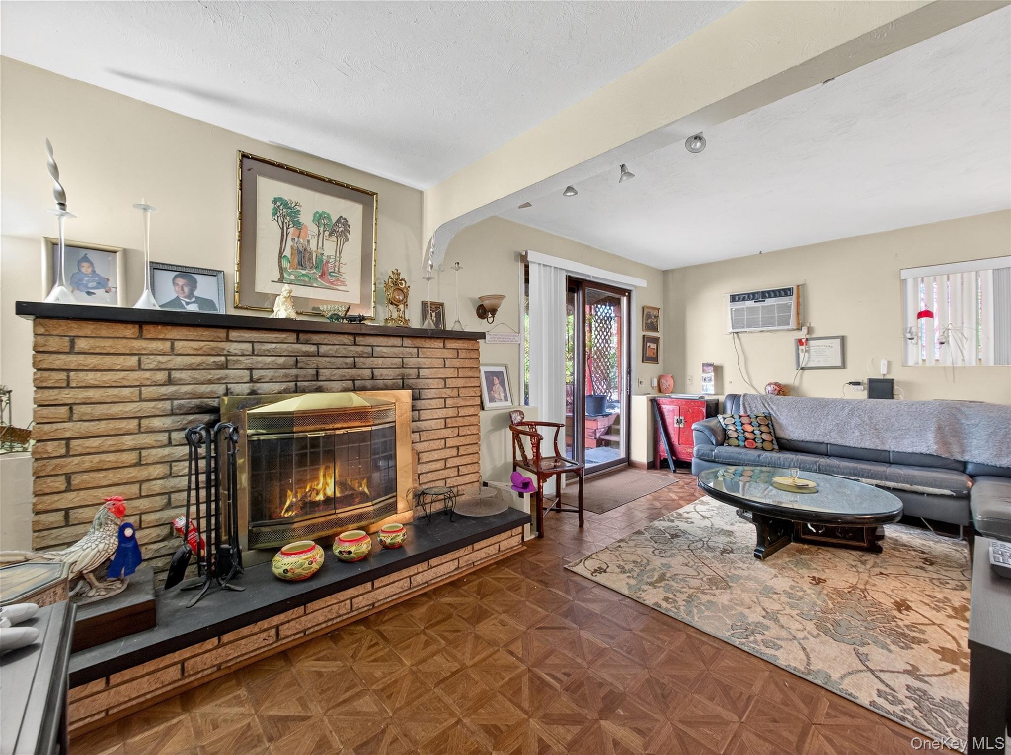 450 Valentine Avenue Property Photo 18
