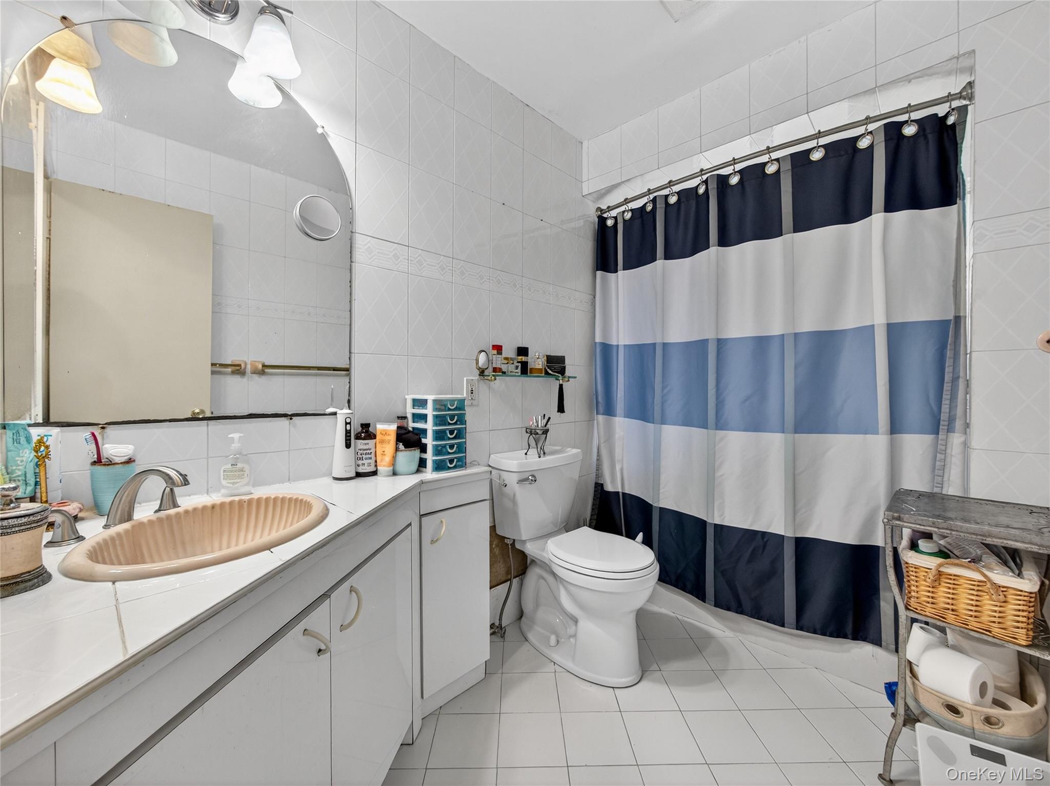 450 Valentine Avenue Property Photo 25