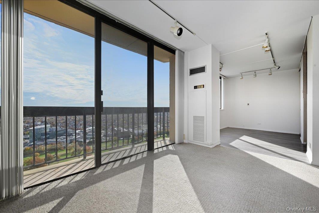 27110 Grand Central Parkway 30r Property Photo 6