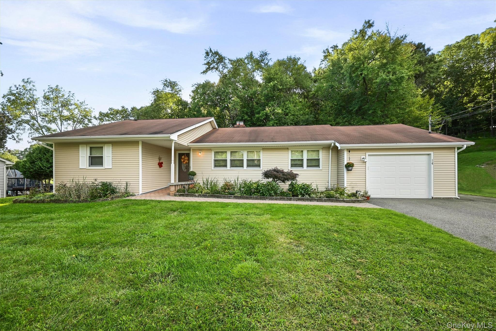 14 Pond Hill Avenue Property Photo 1