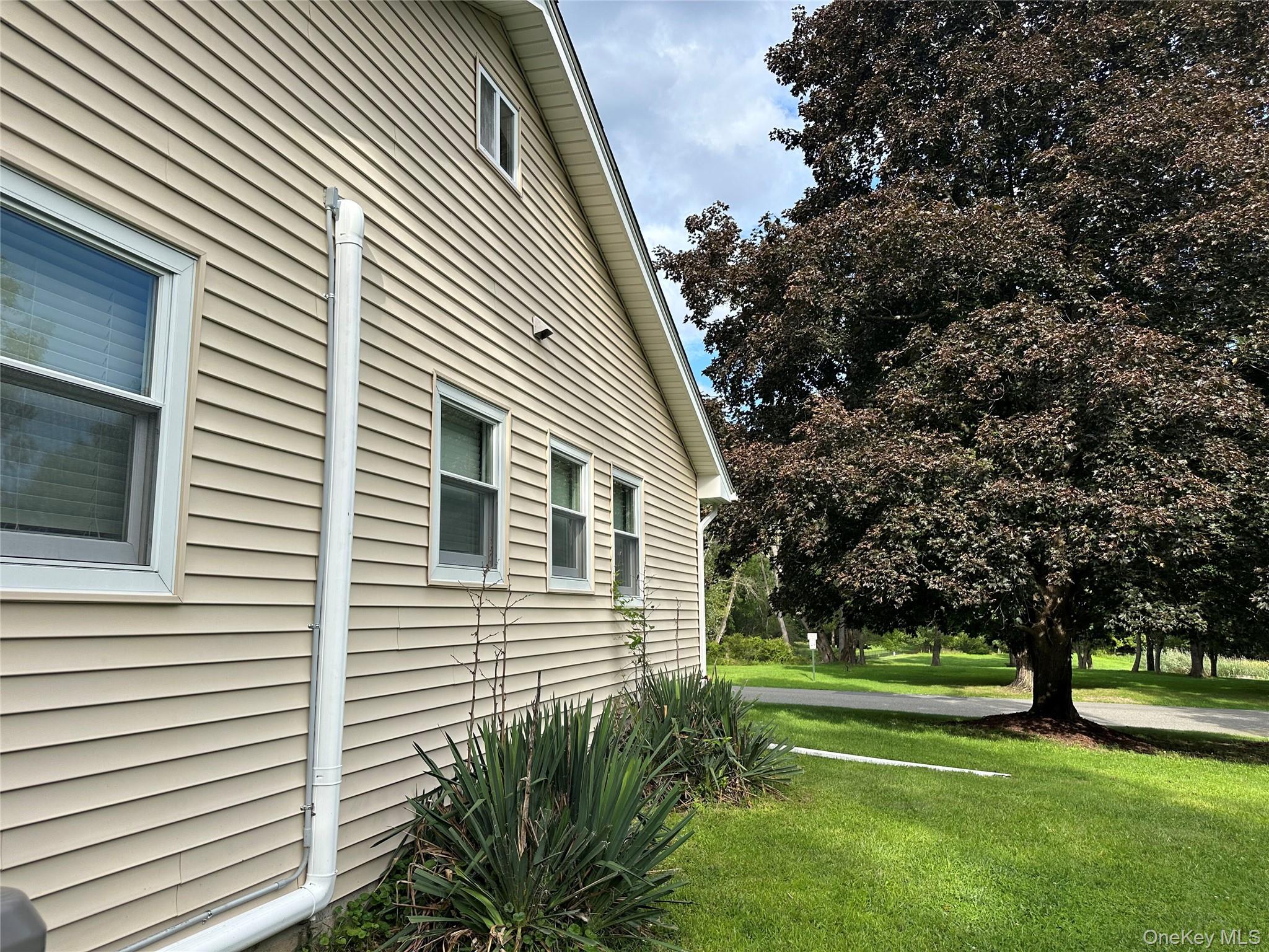 14 Pond Hill Avenue Property Photo 35