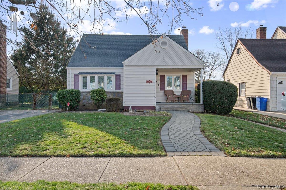 132 E Cherry Street Property Photo 1