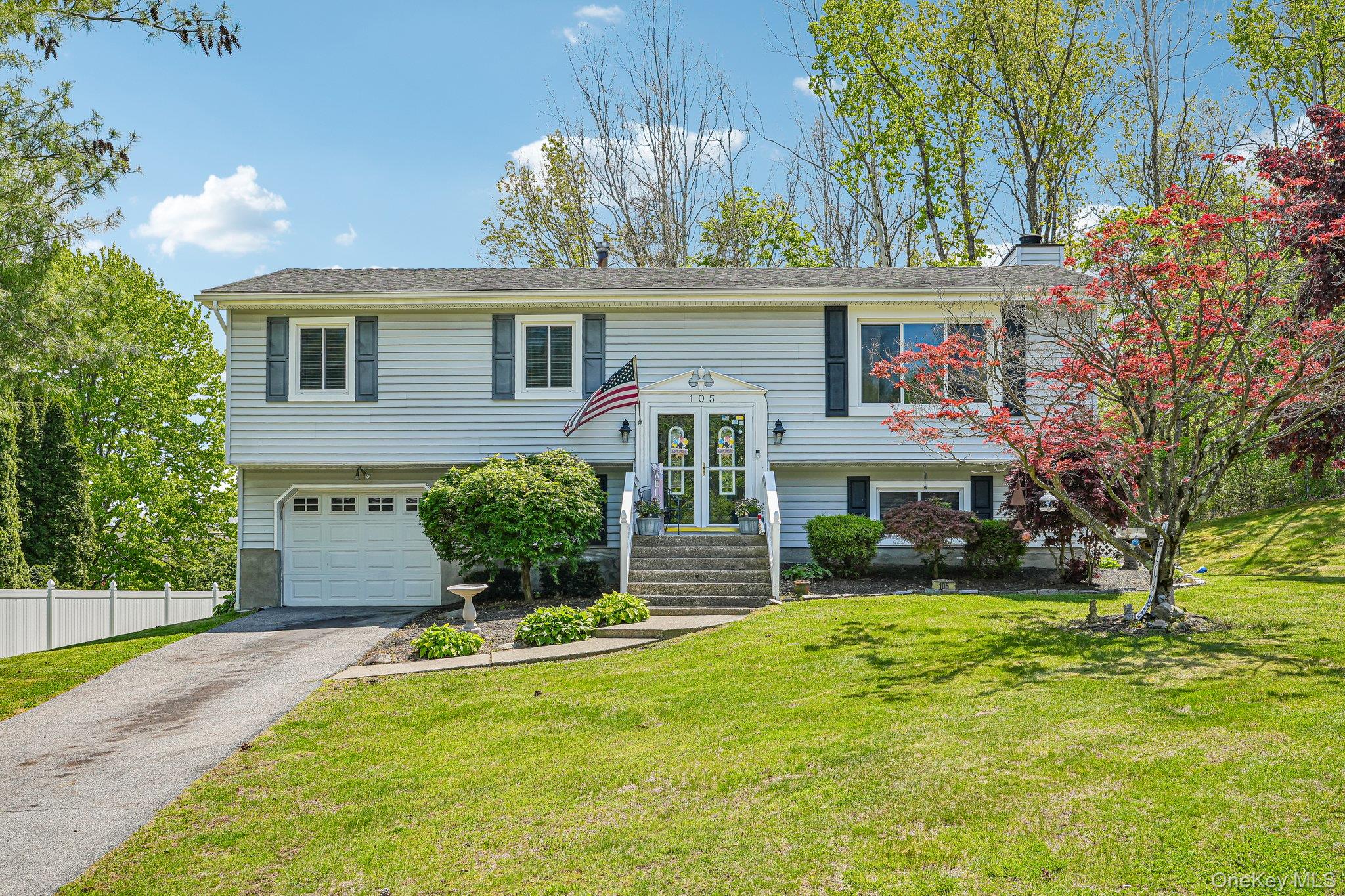 105 Shaker Court Property Photo 3