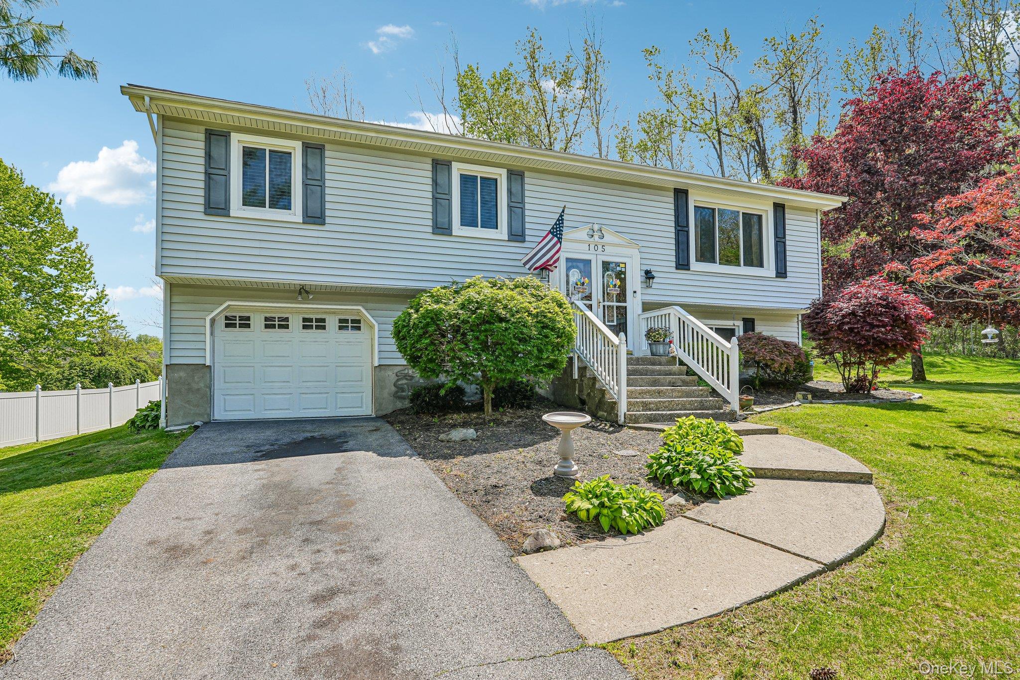 105 Shaker Court Property Photo 4