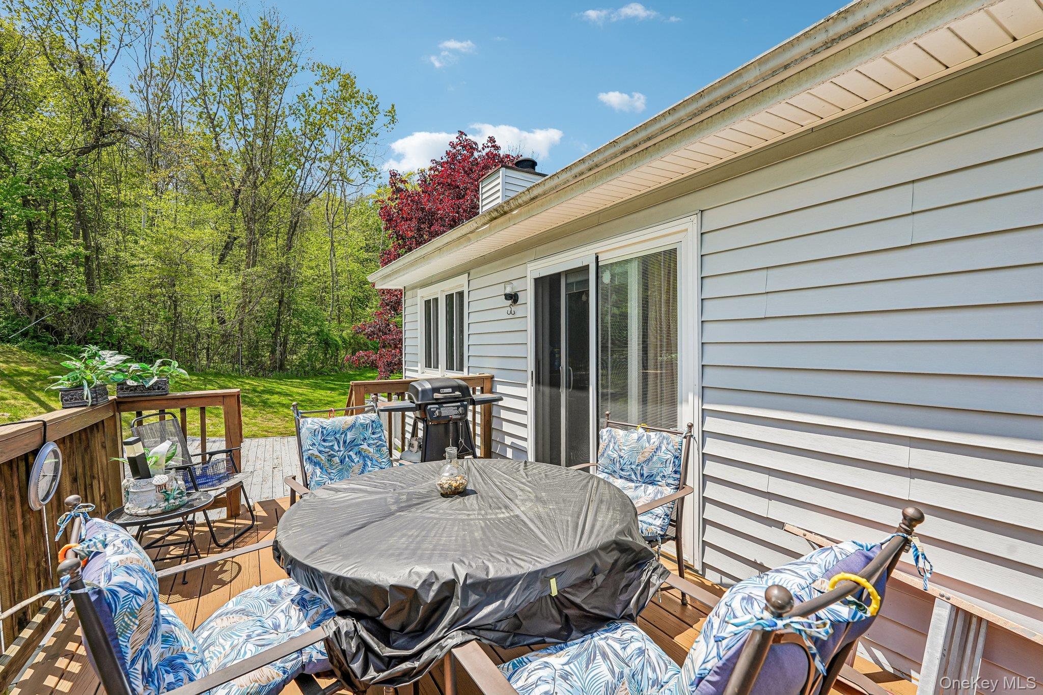 105 Shaker Court Property Photo 33