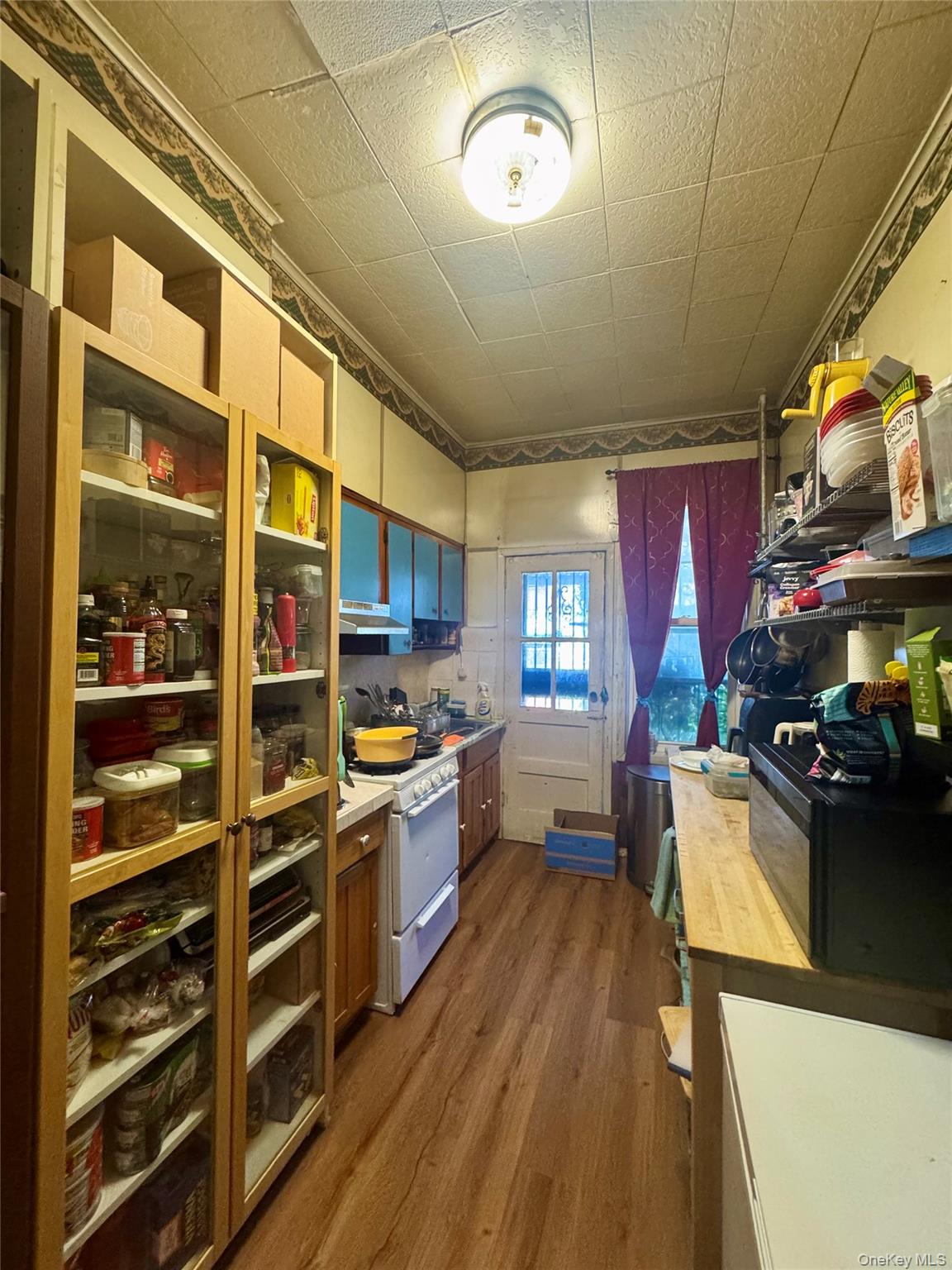 182 Lincoln Avenue Property Photo 3
