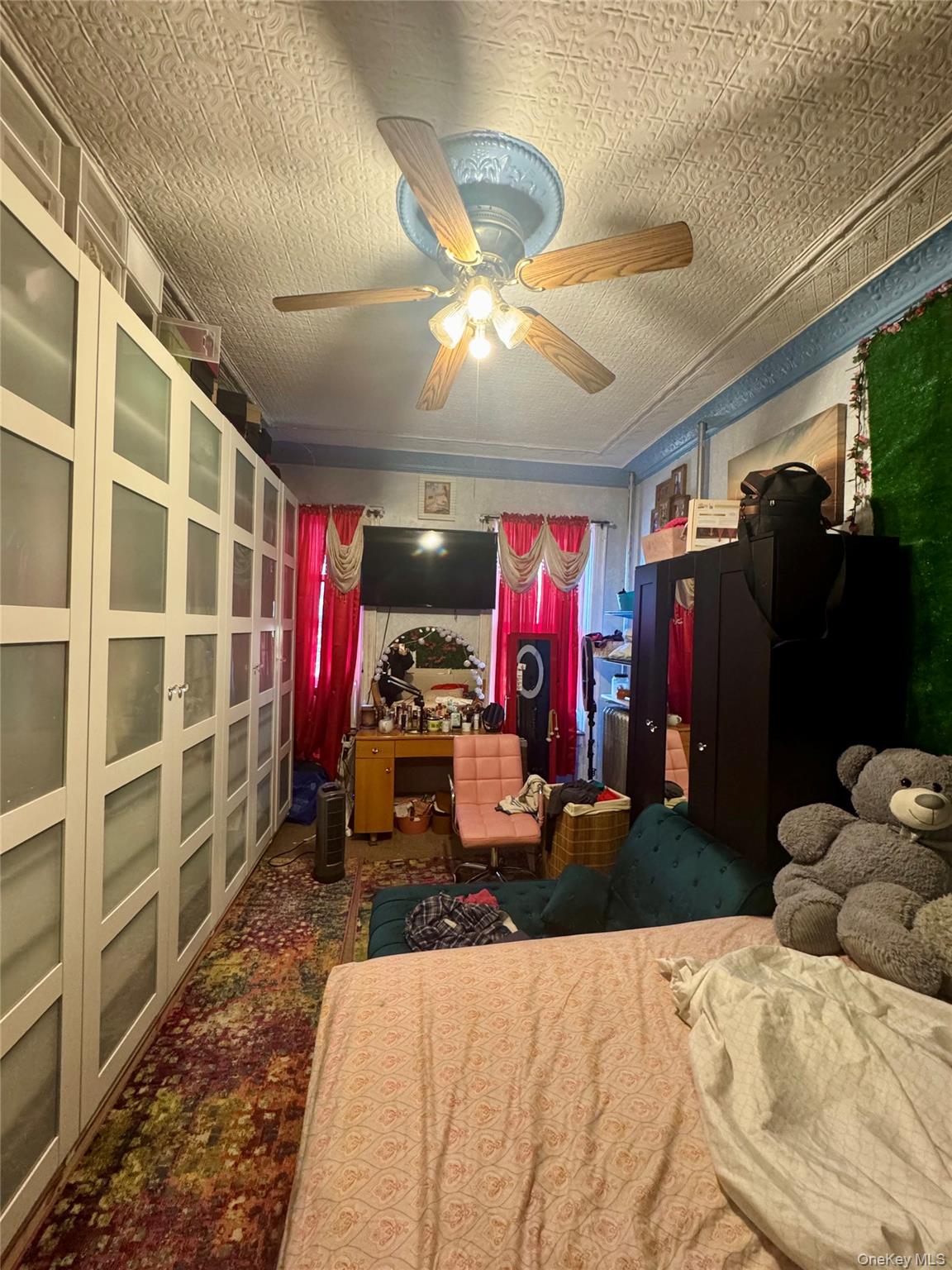 182 Lincoln Avenue Property Photo 4