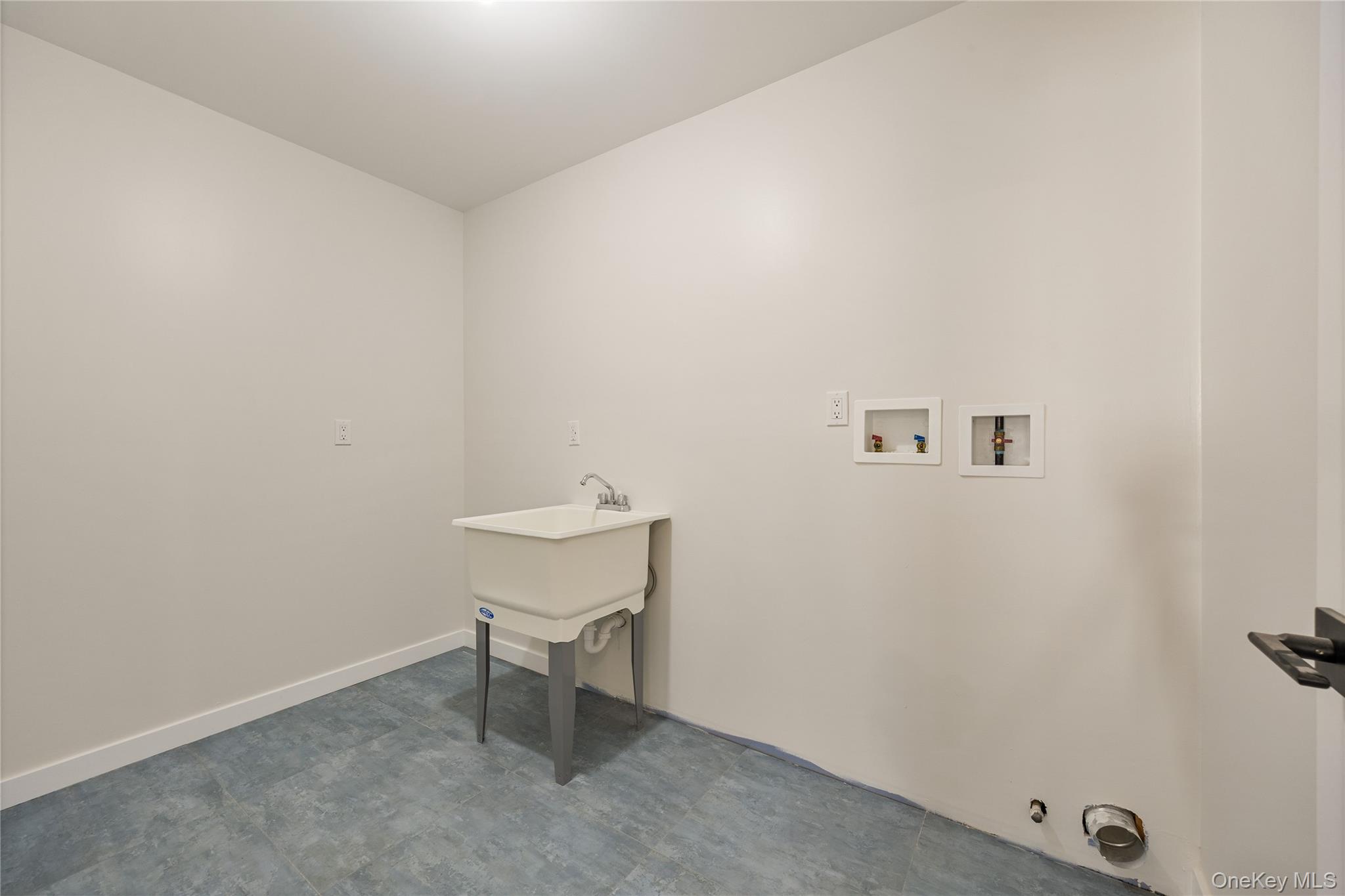 17 Lazer Court 202 Property Photo 39
