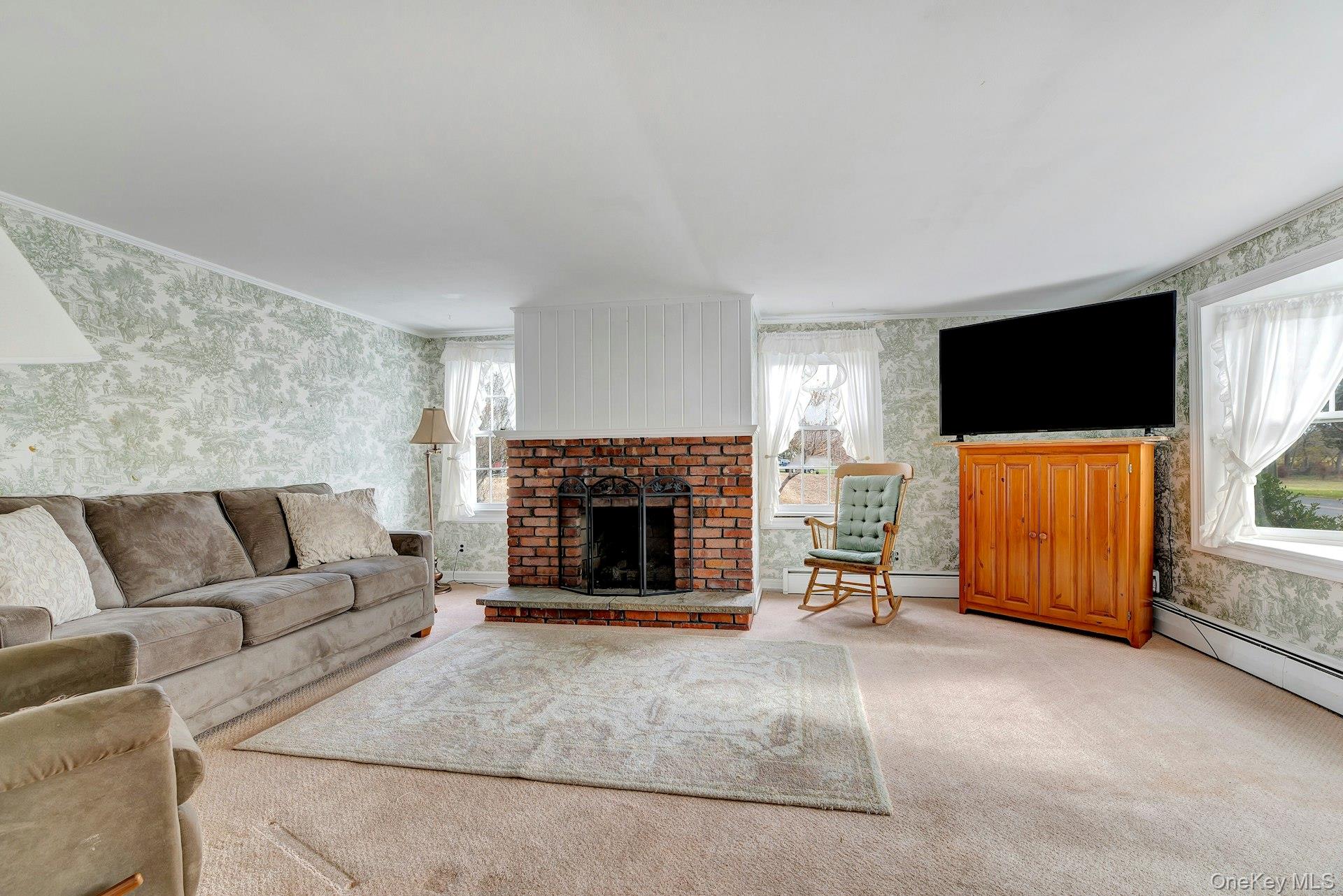 1760 Albertson Lane Property Photo 4