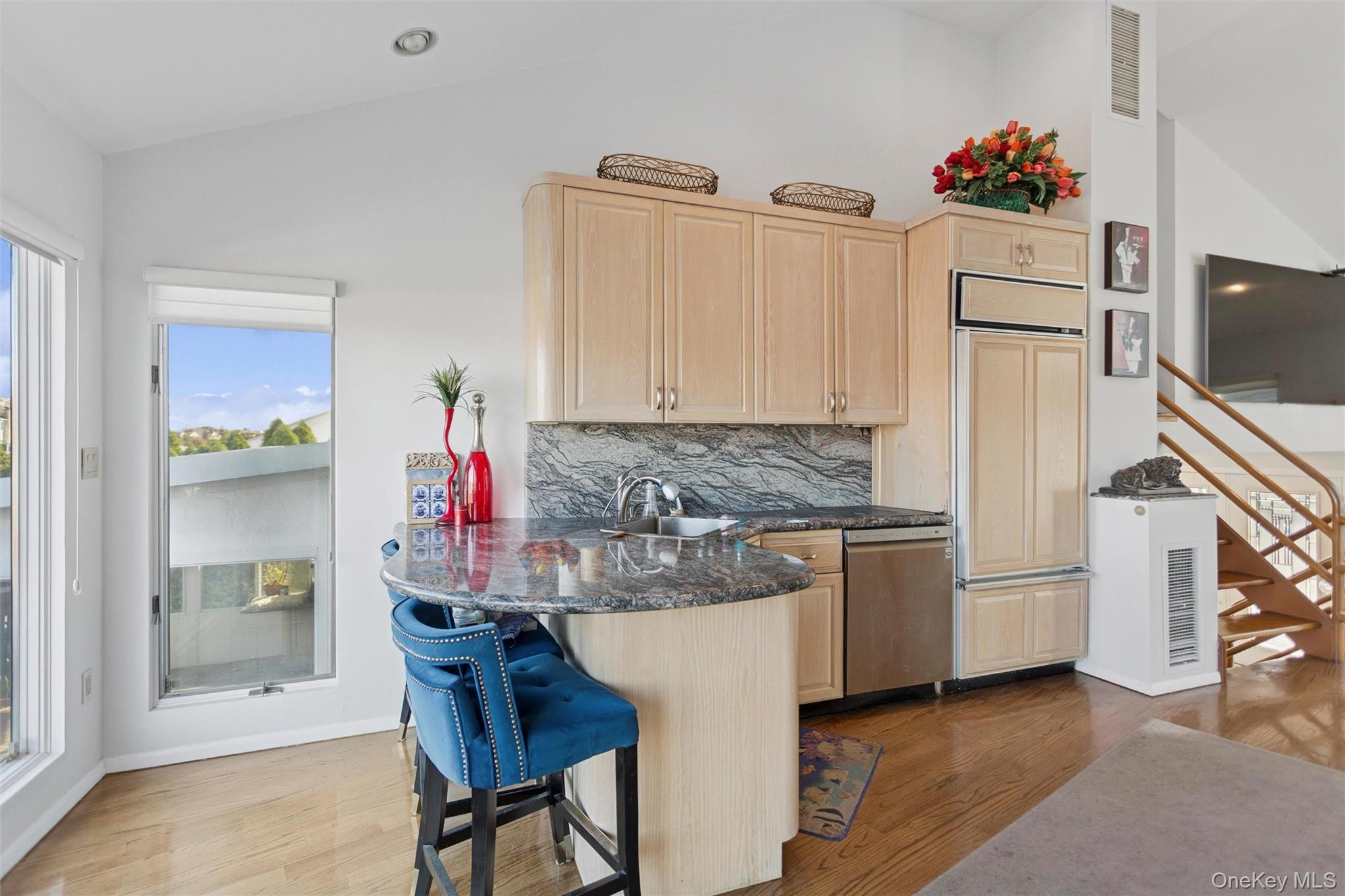 2729 Shore Drive Property Photo 9