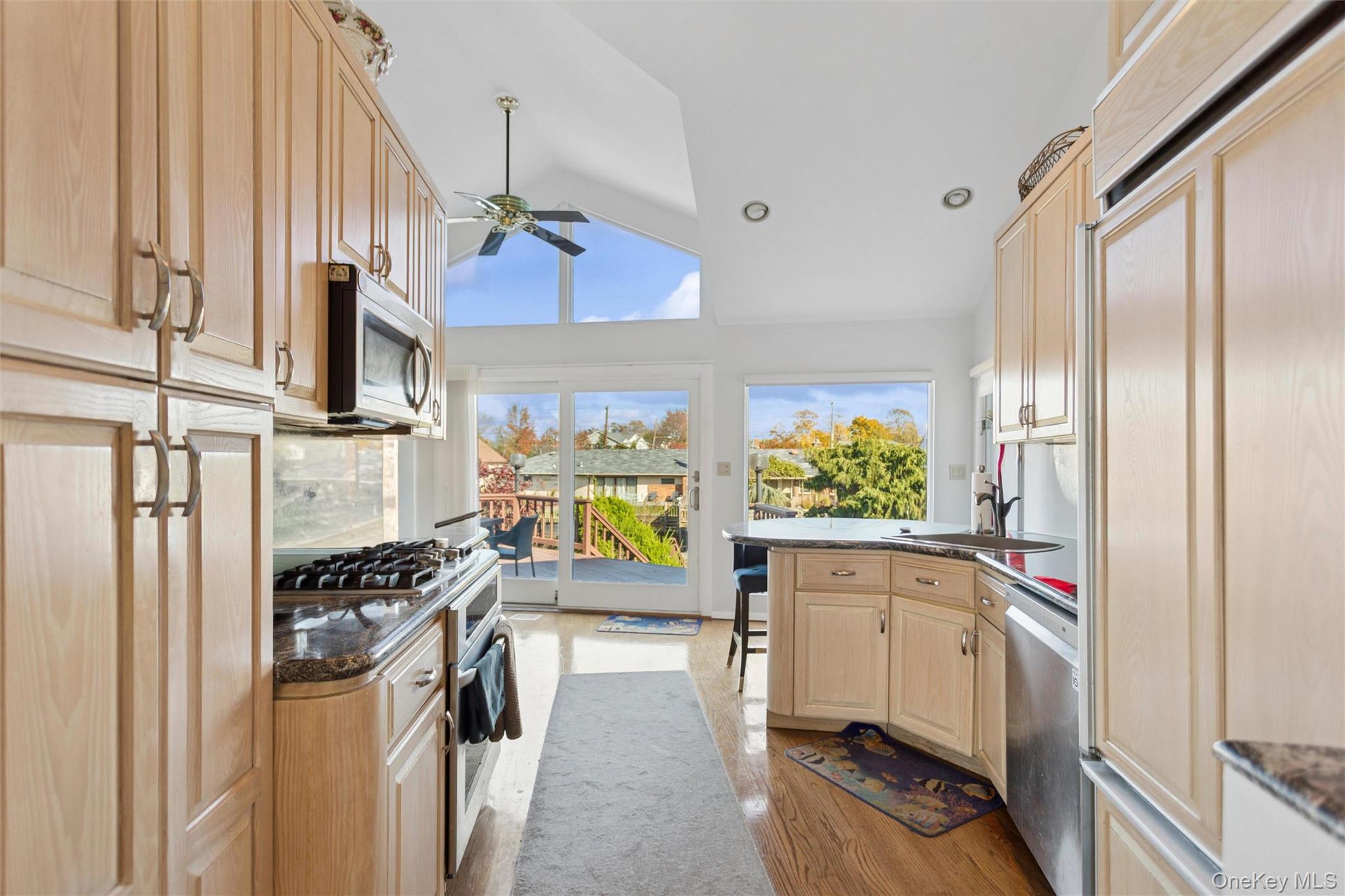 2729 Shore Drive Property Photo 10